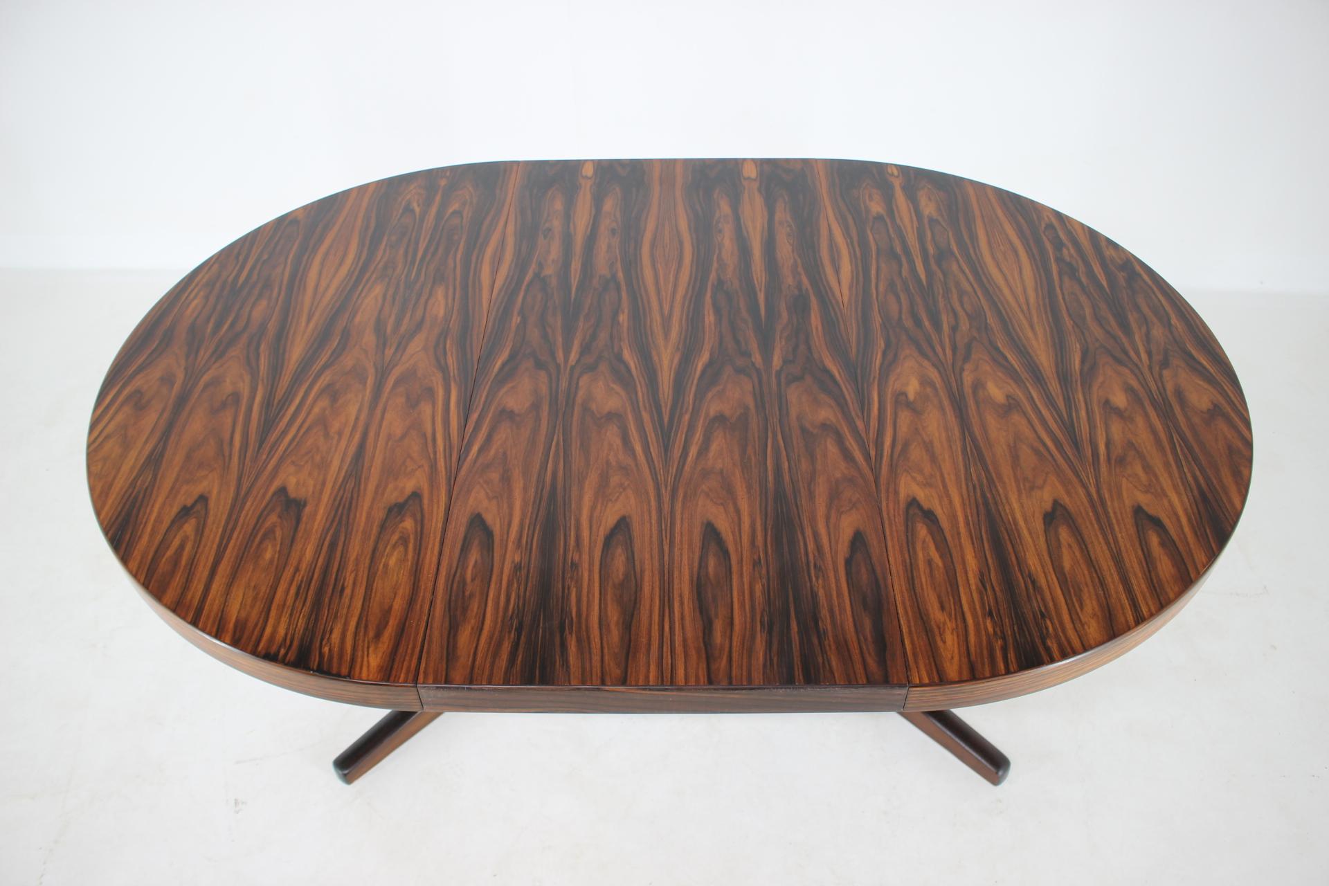 1960s Round Palisander Extendable Dining Table, Denmark In Good Condition In Praha, CZ