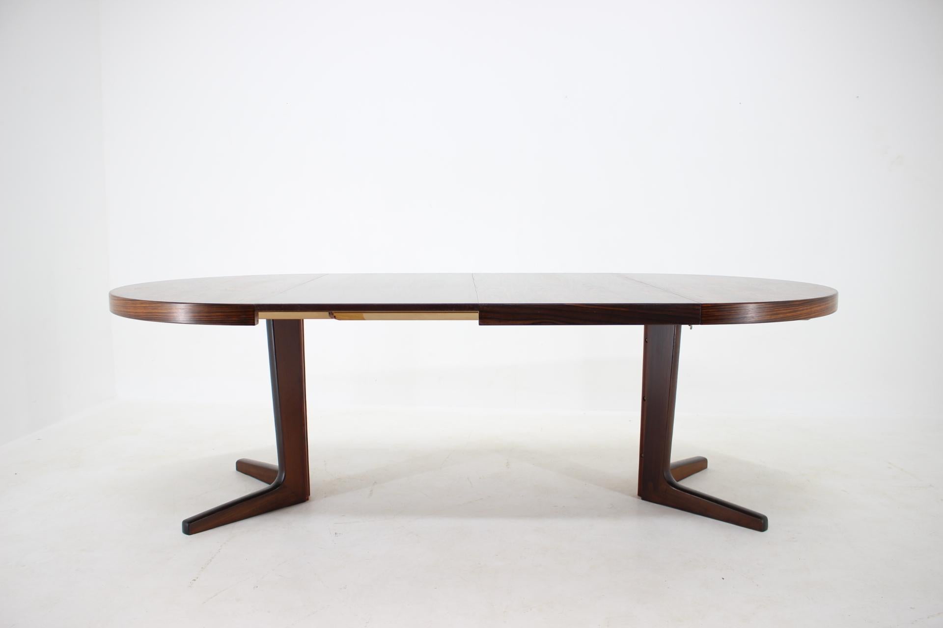 Wood 1960s Round Palisander Extendable Dining Table, Denmark