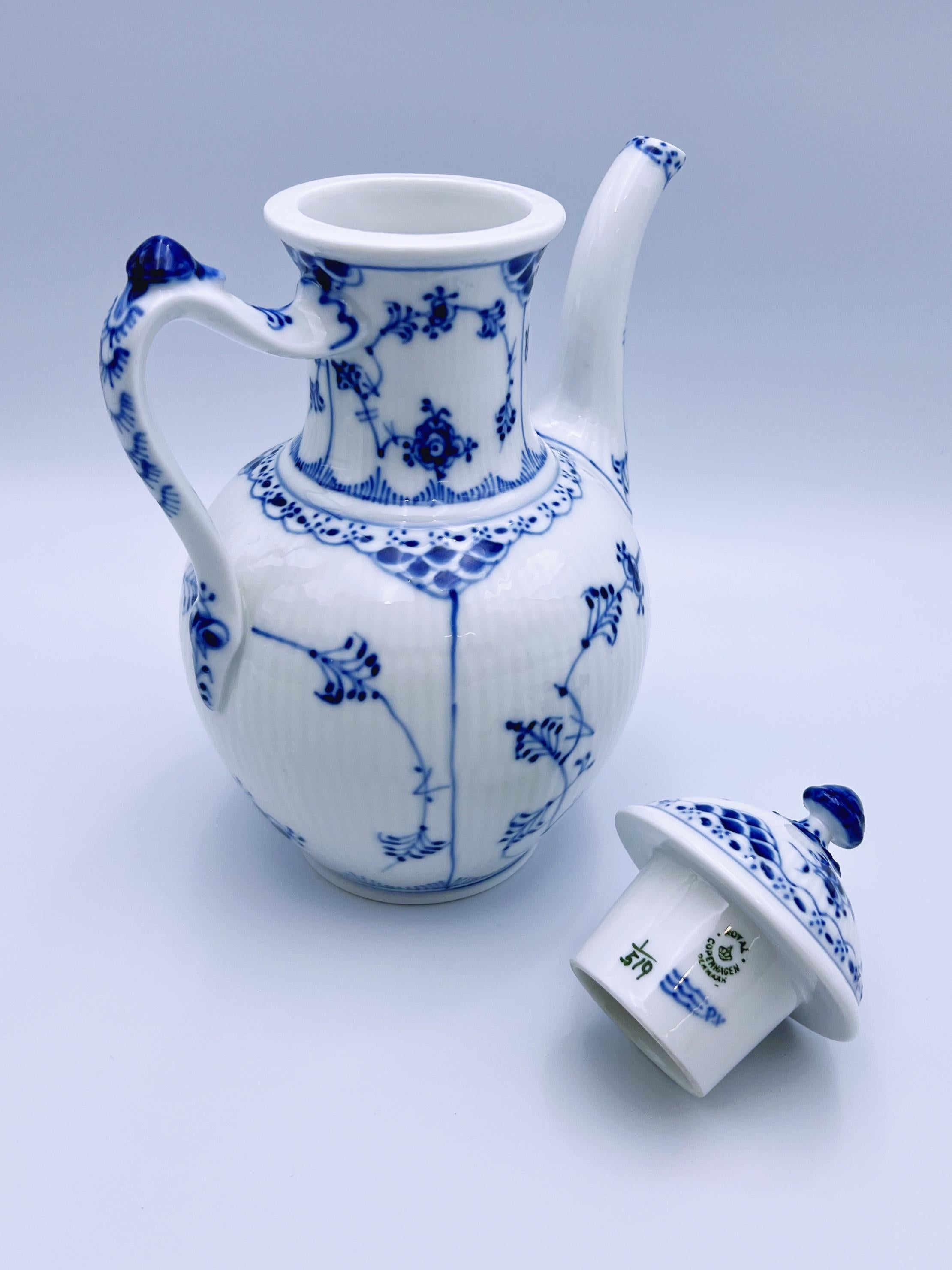 Cafetière/théière Royal Copenhagen bleue des années 1960, peinte à la main, 1st-sorting en vente 2