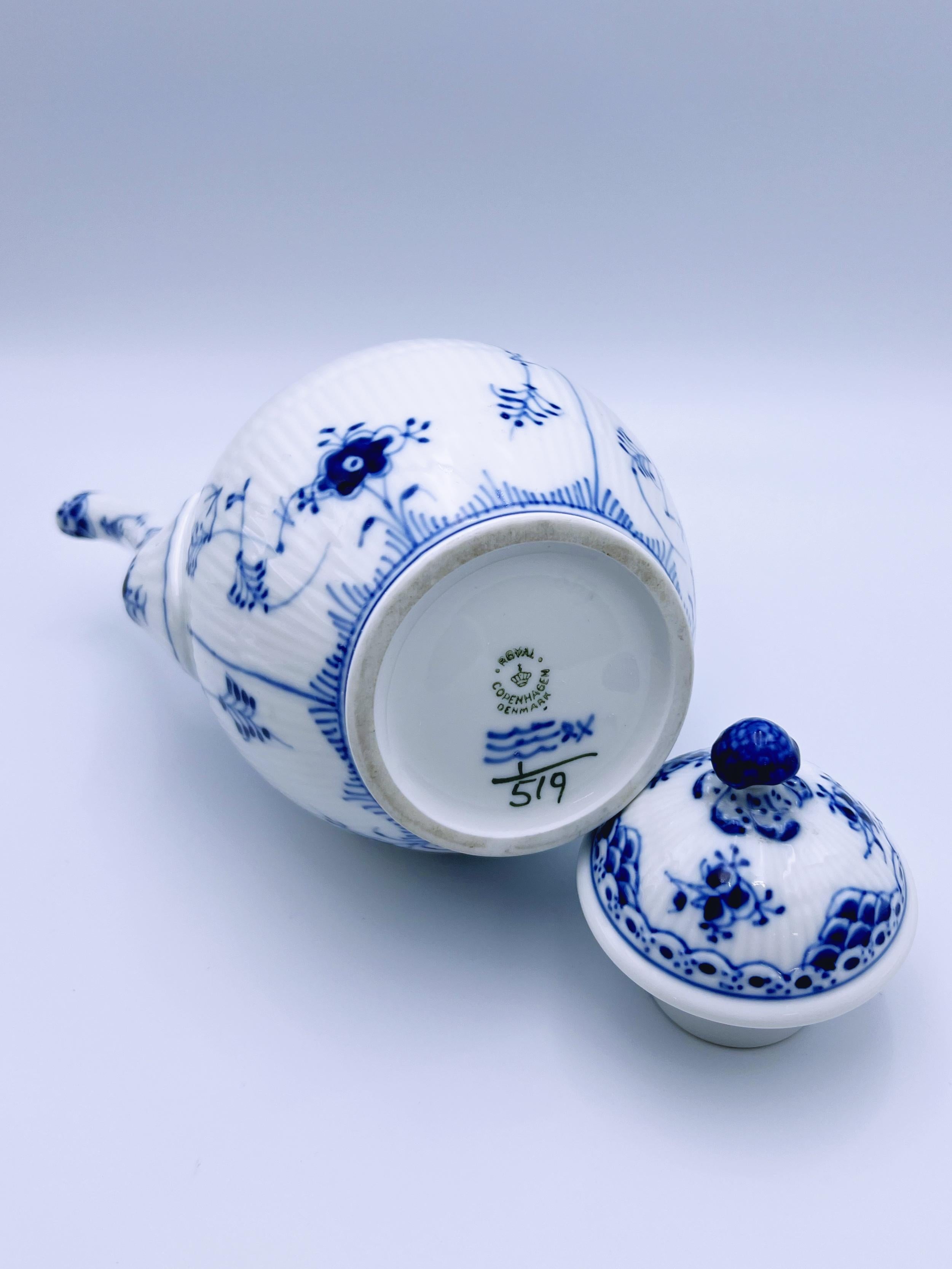 Cafetière/théière Royal Copenhagen bleue des années 1960, peinte à la main, 1st-sorting en vente 3