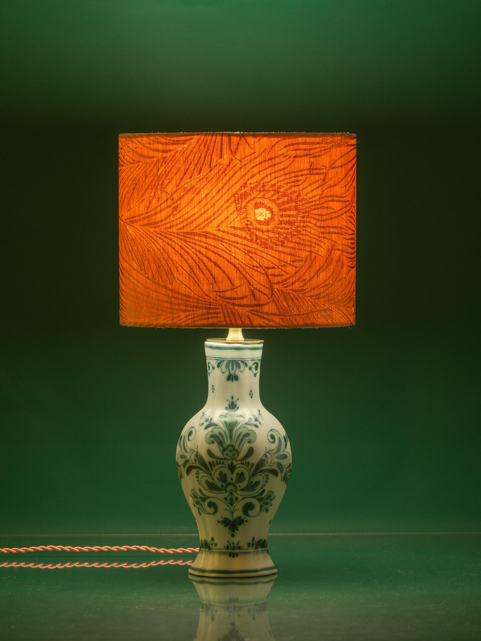 Ottone Lampada da tavolo Royal Delft Green (Delvert) (1968-1976) con paralume New Liberty London