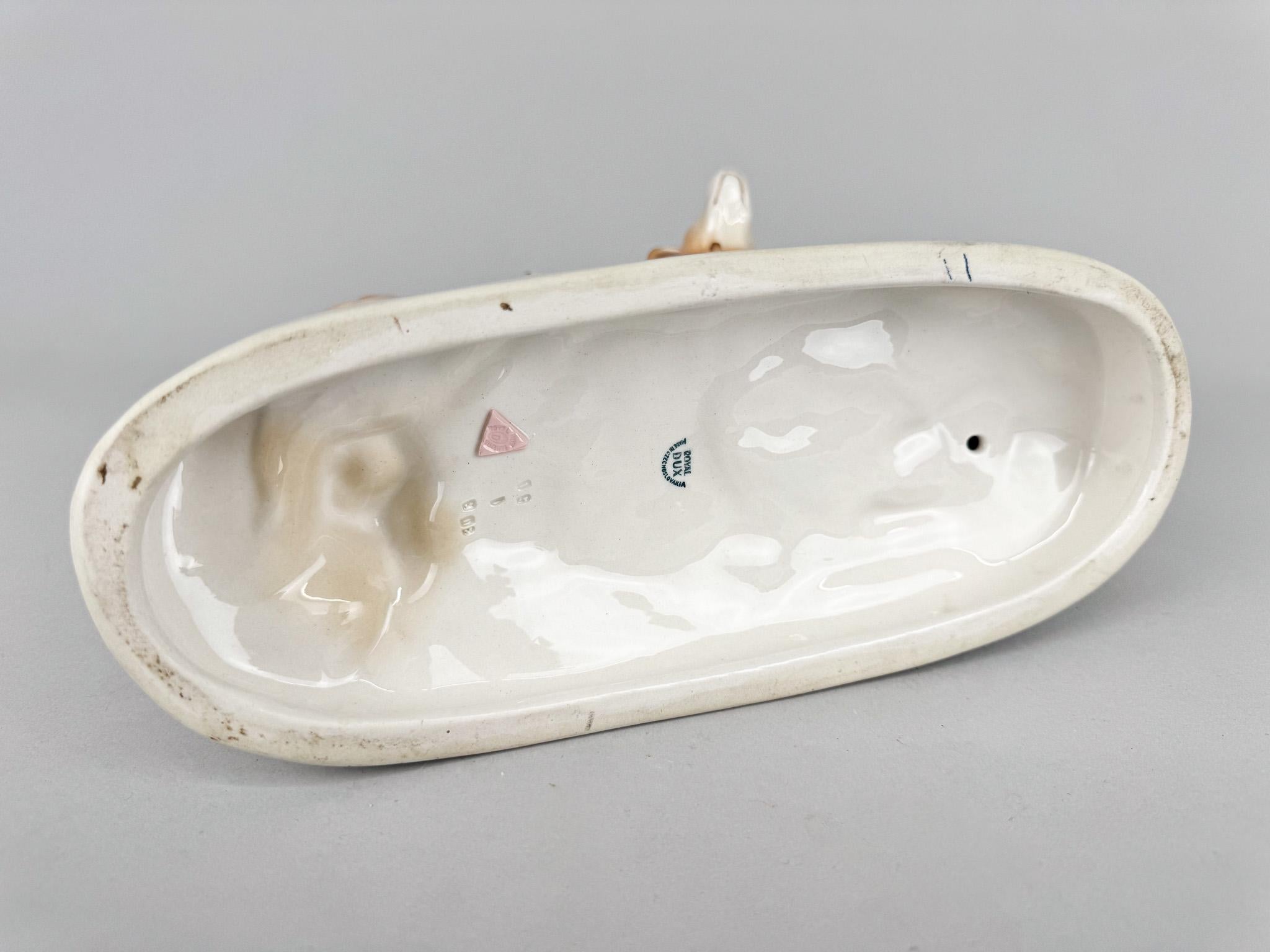 20th Century 1960's Royal Dux Porcelain Statue of Hunting Dogs For Sale