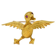 1960's Ruby 18 Karat Yellow Gold Vintage Duck Whimsical Bird Brooch