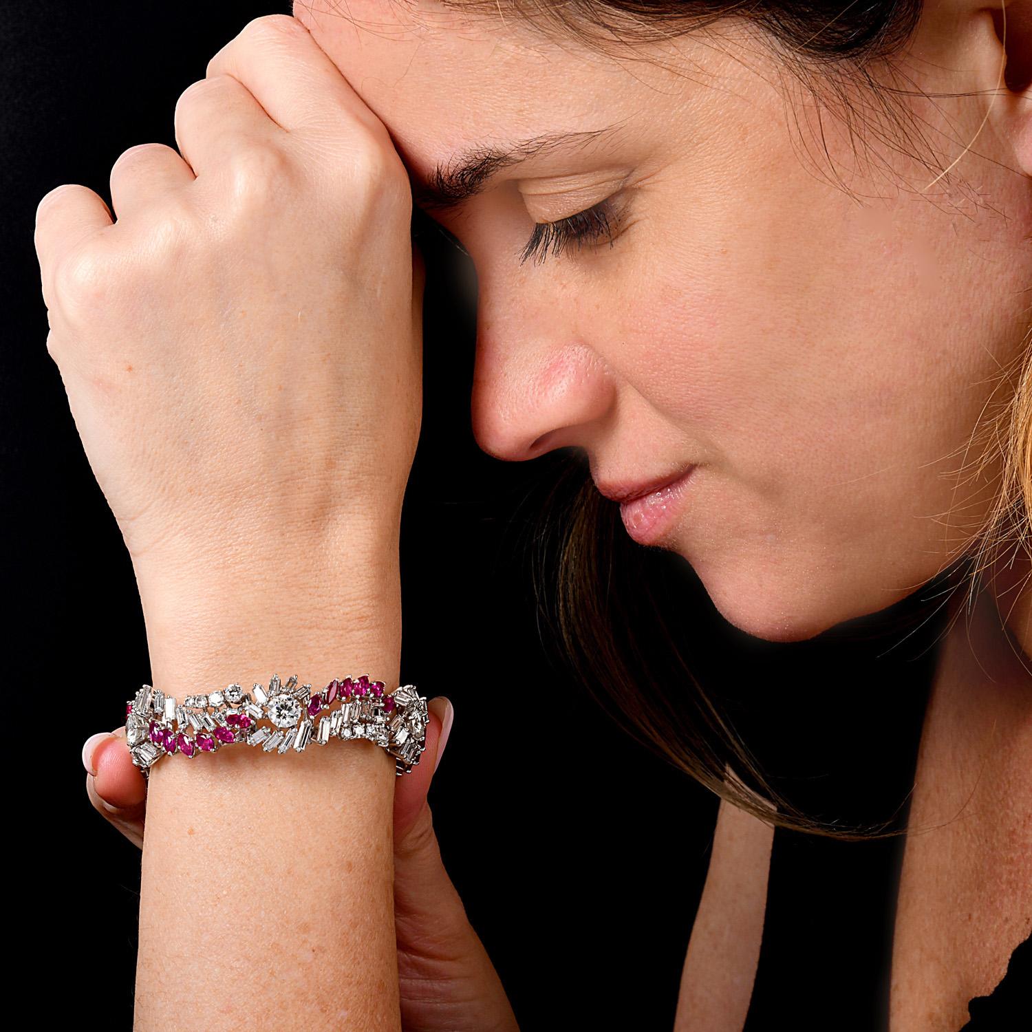 1960 Ruby 27.70cts Diamond Platinum Floral Wrap Bracelet Excellent état - En vente à Miami, FL