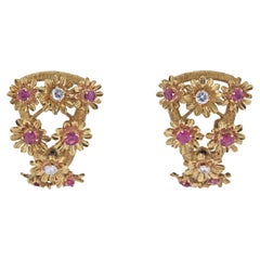 Boucles d'oreilles or mobiles Rubis-Diamant-Fleur des années 1960