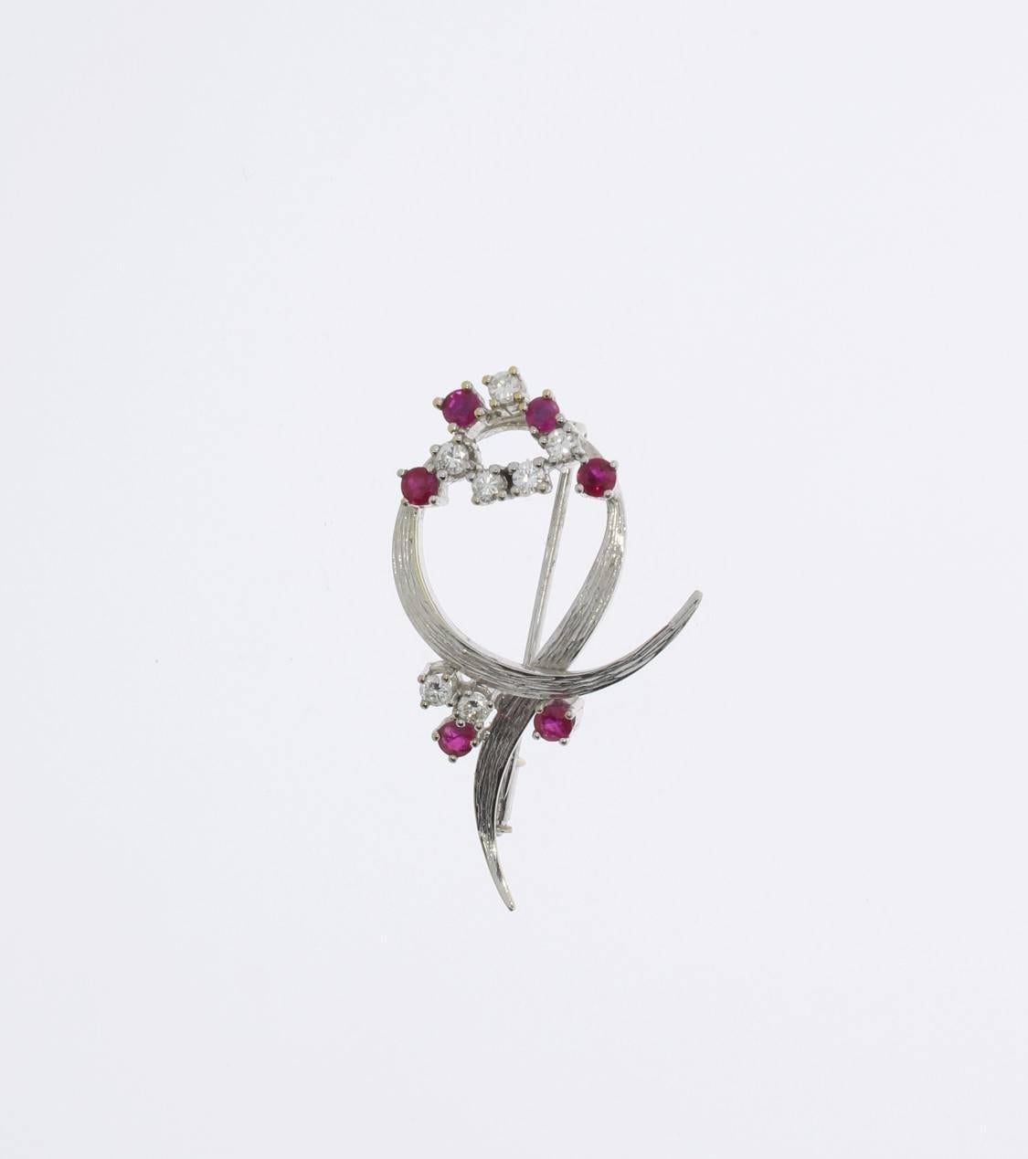 1960s Ruby Diamond White Gold Brooch In Excellent Condition In Berlin, DE