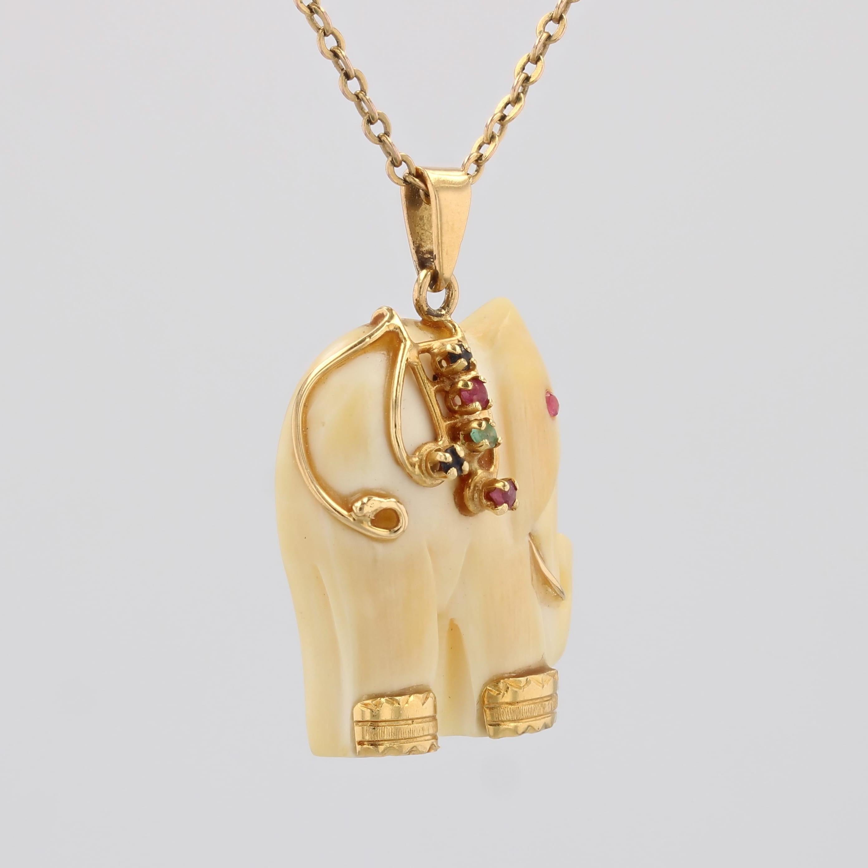 1960s Ruby Emerald Sapphire 14 Karat Yellow Gold Elephant Pendant In Good Condition For Sale In Poitiers, FR