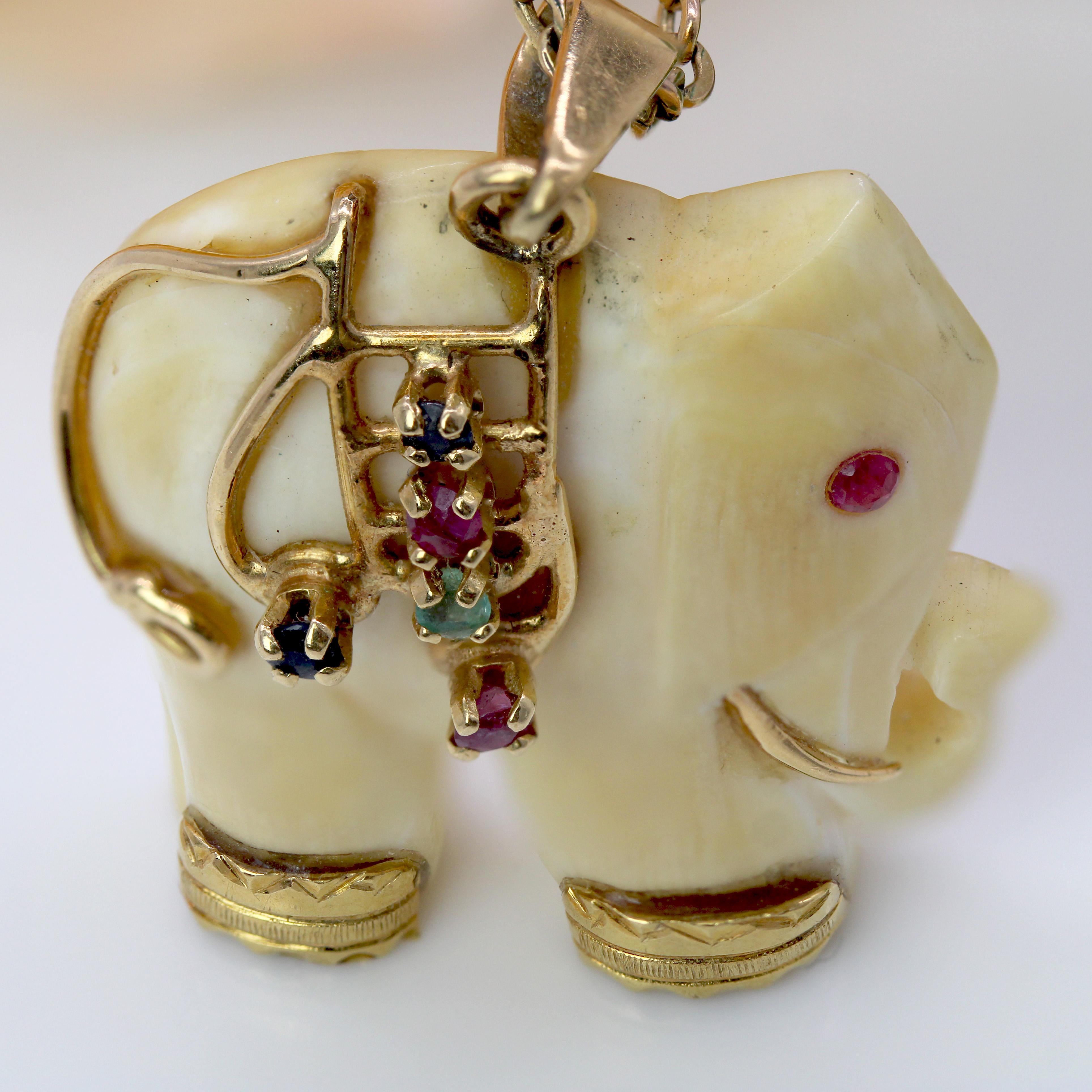 1960s Ruby Emerald Sapphire 14 Karat Yellow Gold Elephant Pendant For Sale 2
