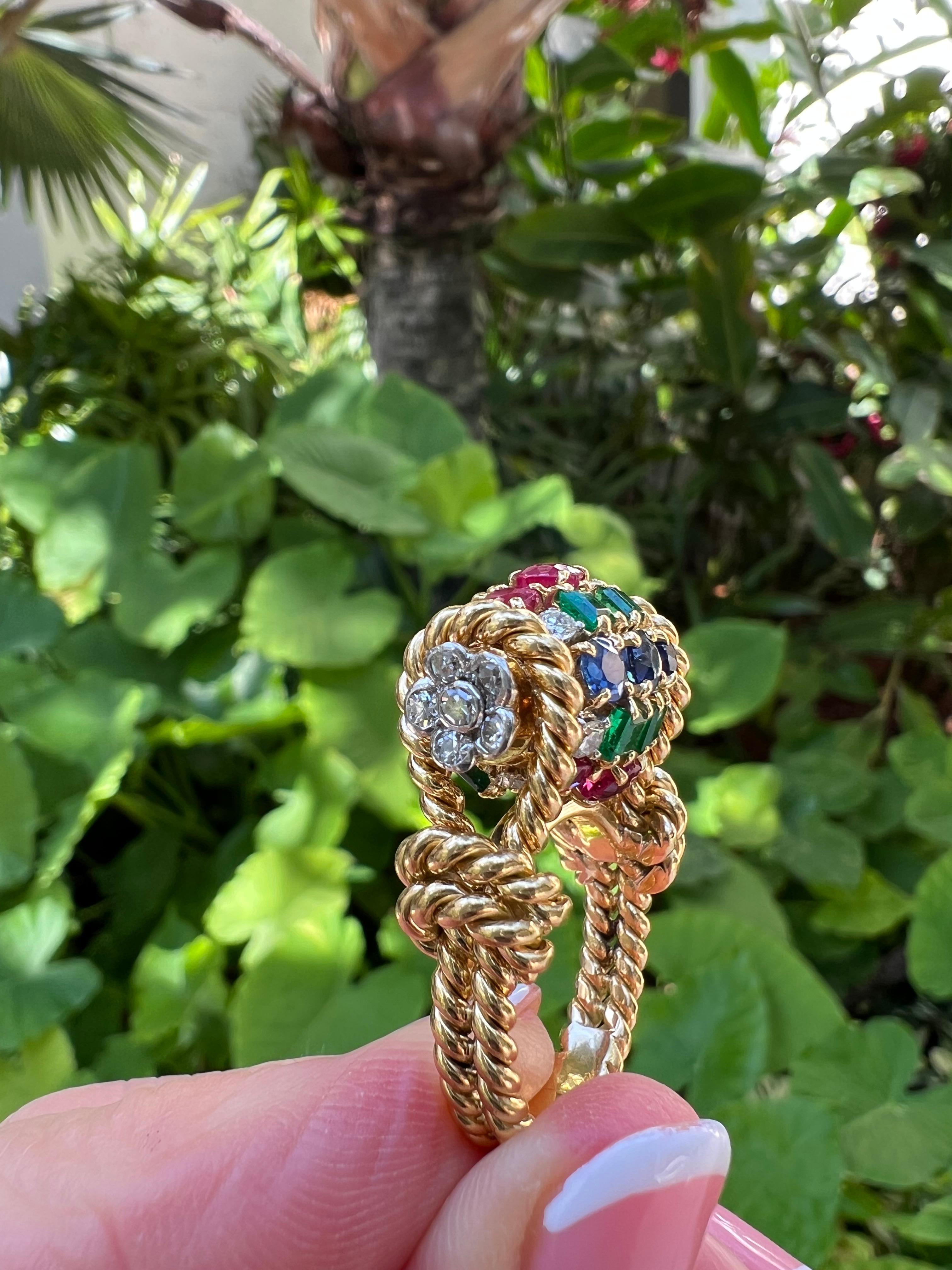 1960 Ruby Sapphire Emerald Diamond Cocktail Ring (bague de cocktail rubis saphir émeraude) en vente 4