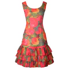 Gestuftes, gerafftes Kleid mit orangefarbenem und rosa Aquarell-Blumendruck, 1960er Jahre