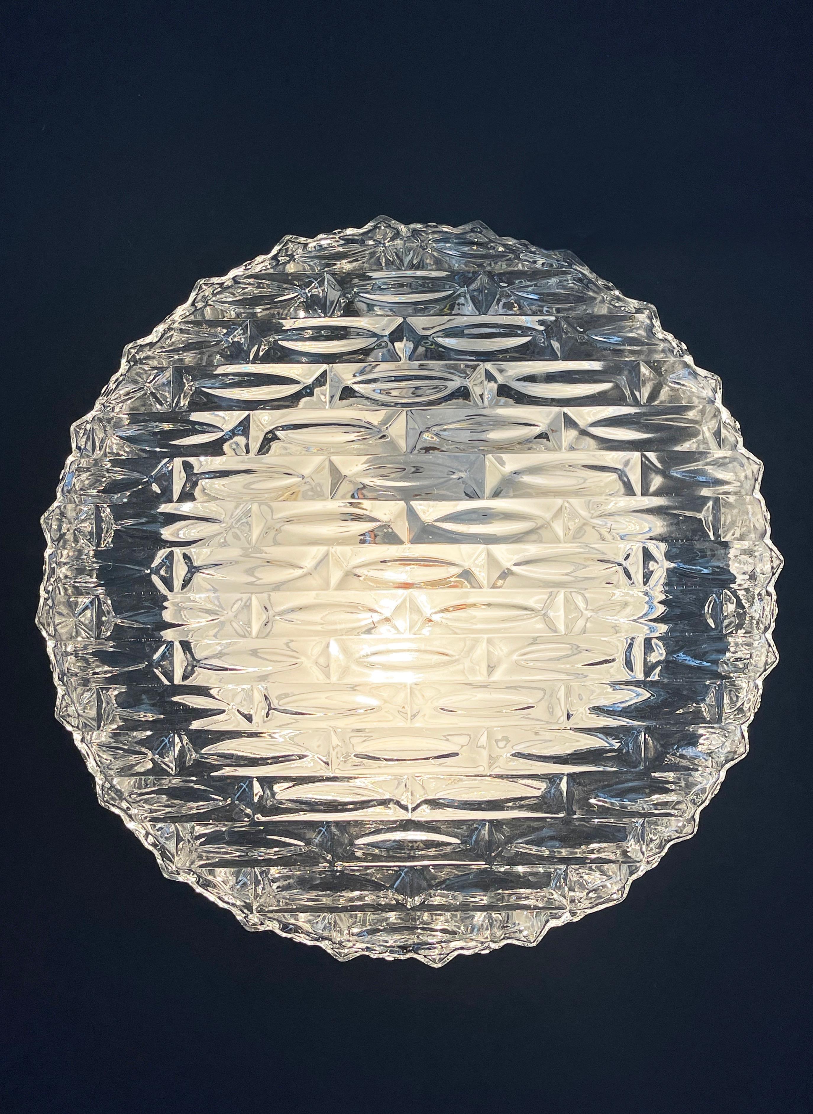 Tedesco 1960 Rund Glass Bubble Fish Lampada da soffitto a incasso a parete, bianco, Germania in vendita