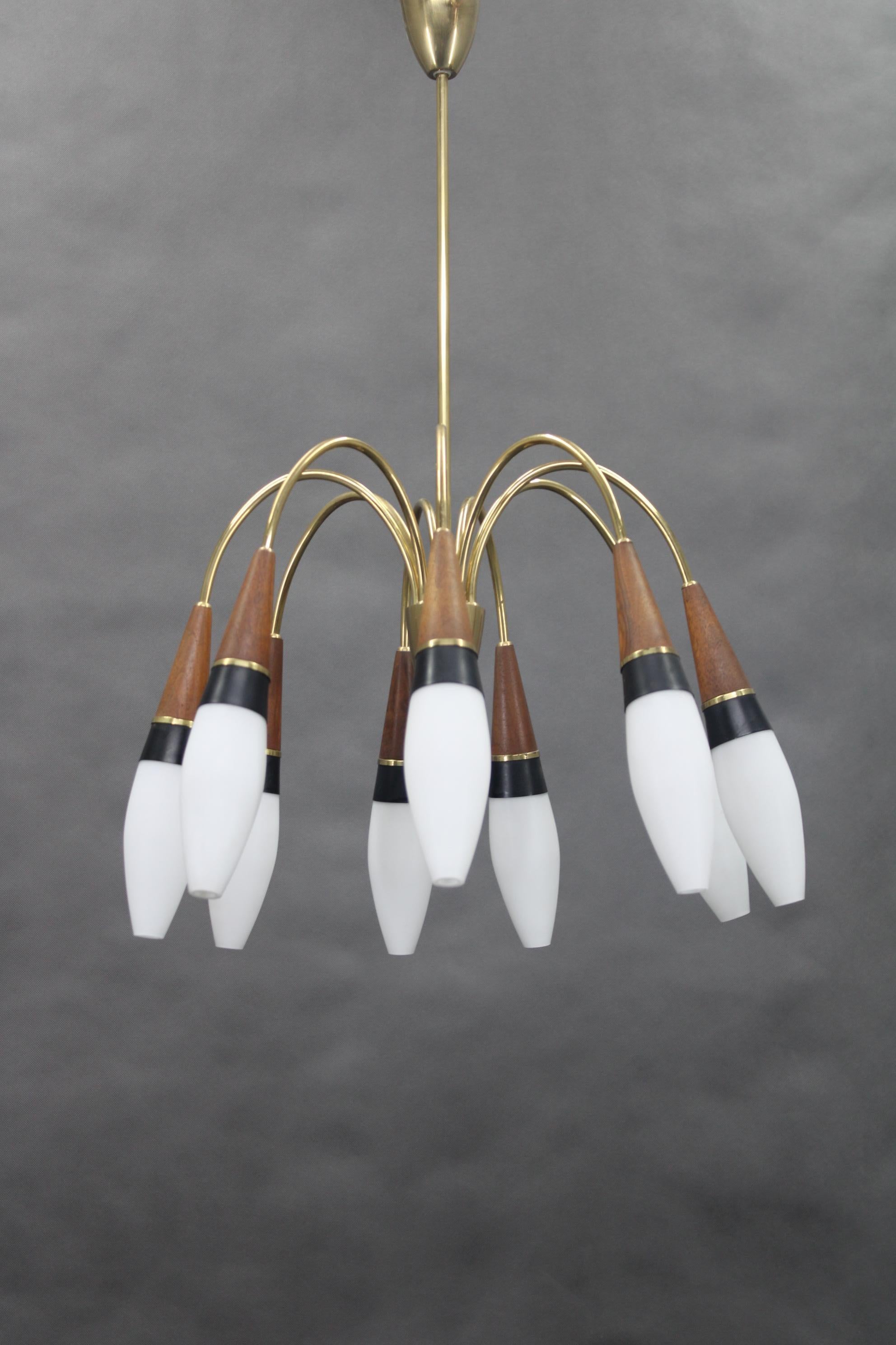 - cleaned and rewired
- 9x , E12-E14 bulbs
- US wiring compatible
