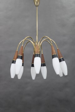 Lámpara de latón y cristal opalino de teca Rupert Nikoll, Austria, años 60