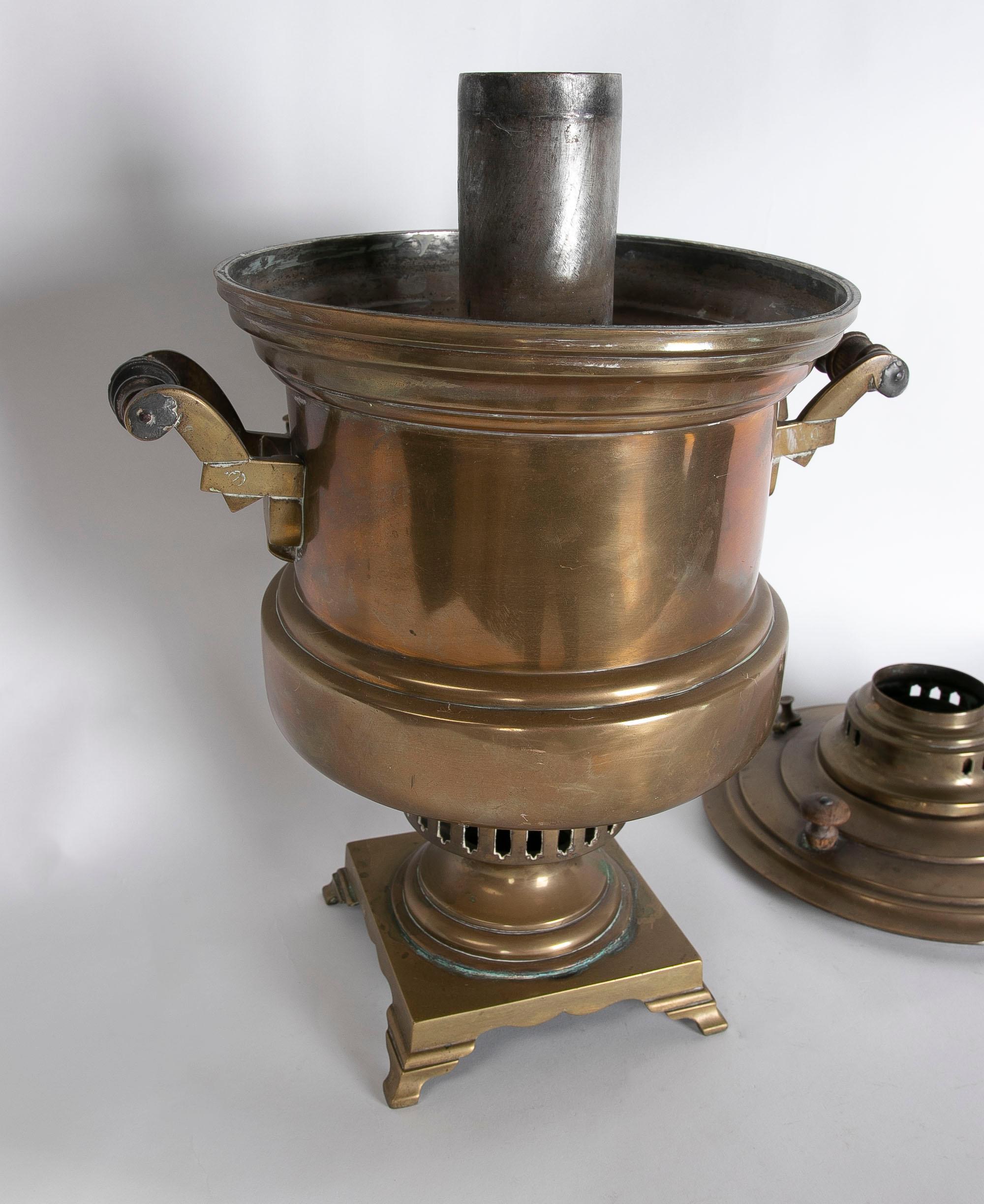 1960s Russian Brass Samovar with Wooden Handles For Sale 6