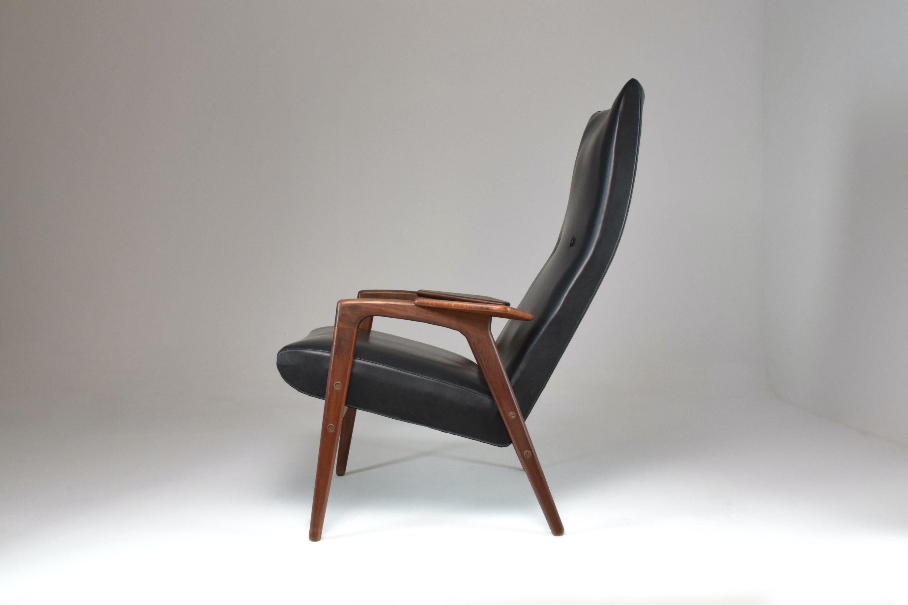 The notable Ruster Danish lounge chair by Swedish designer Yngve Ekström and edited by Pastoe in the 1960s.
The leather is in its original condition, the frame has been expertly re-finished. 
Yngve Ekstrôm was a designer of Swedish furniture, un