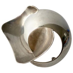 1960s Ruth Berridge American Modern Anticlastic Sterling Silver Brooch