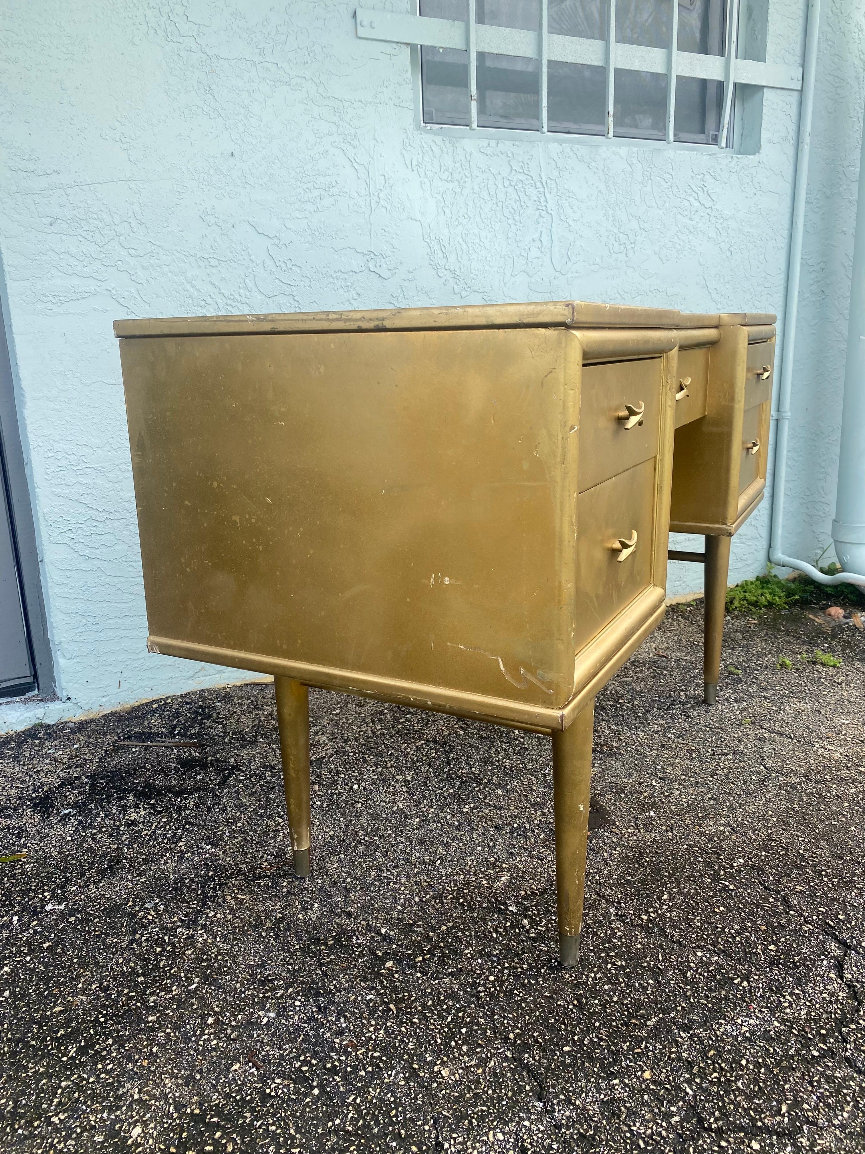 1960s Rway Gold Painted Mirrored Top Vanity Desk  For Sale 3