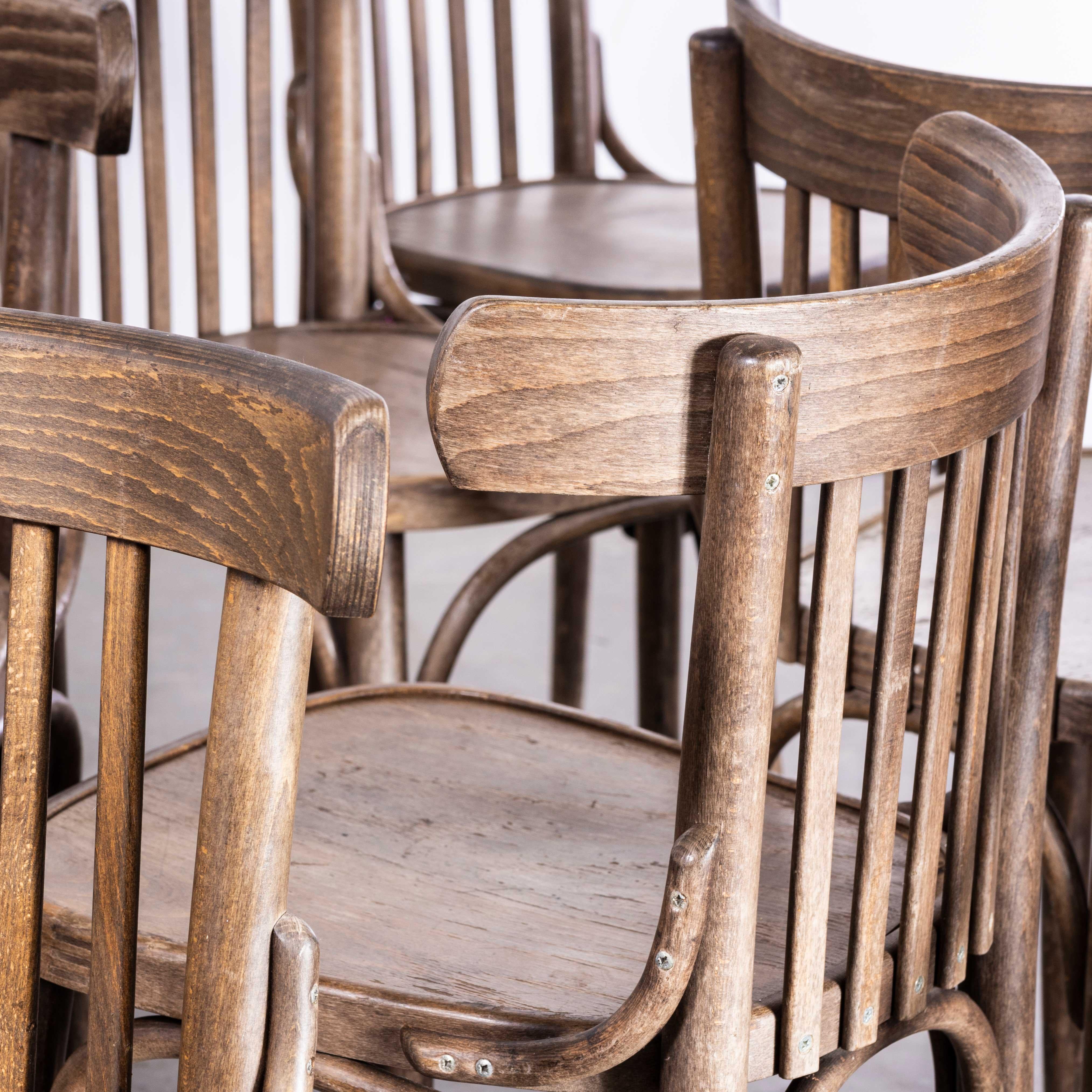 Chaise de salle à manger en bois bentley à dossier selle des années 1960 - Ensemble de treize en vente 2