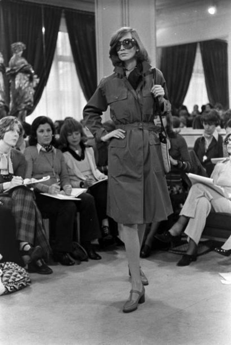 1973 SAINT LAURENT rust safari RUNWAY trench coat 11