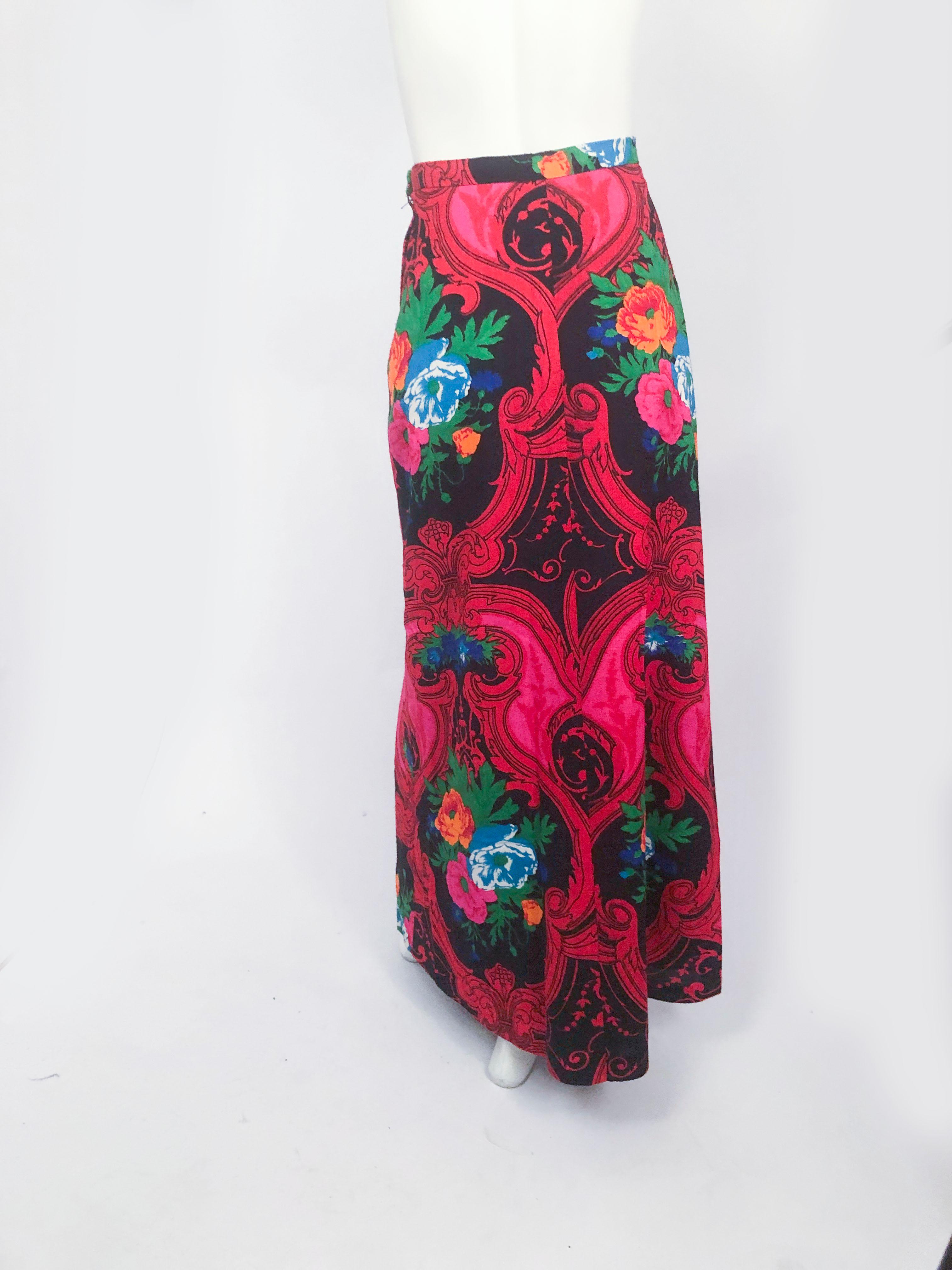Rouge Saks Fifth Ave jupe imprimée psychédélique avec paillettes des années 1960 en vente