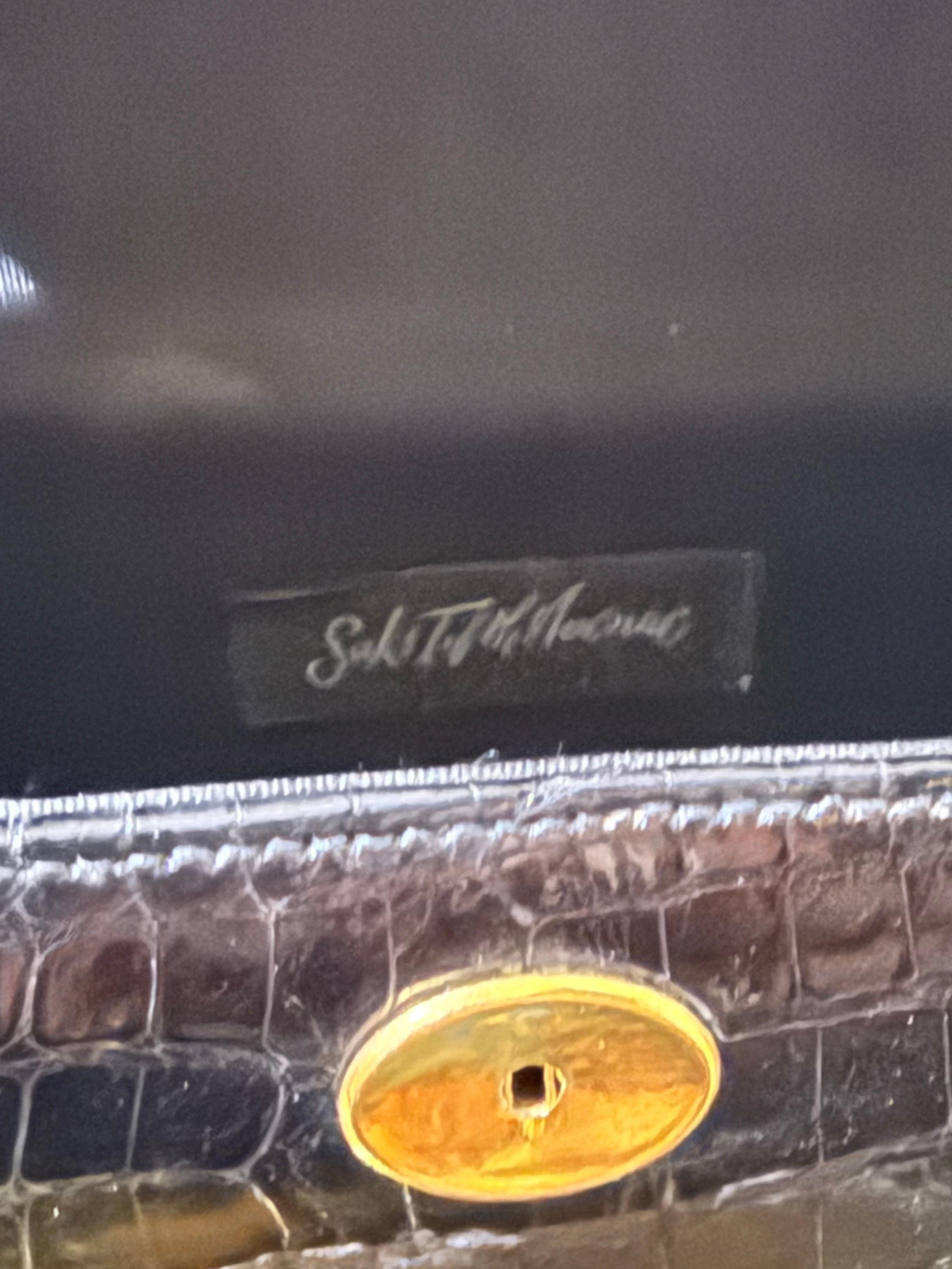 1960 For Saks Fifth Avenue Sac à main en alligator noir avec poignée supérieure en vente 4