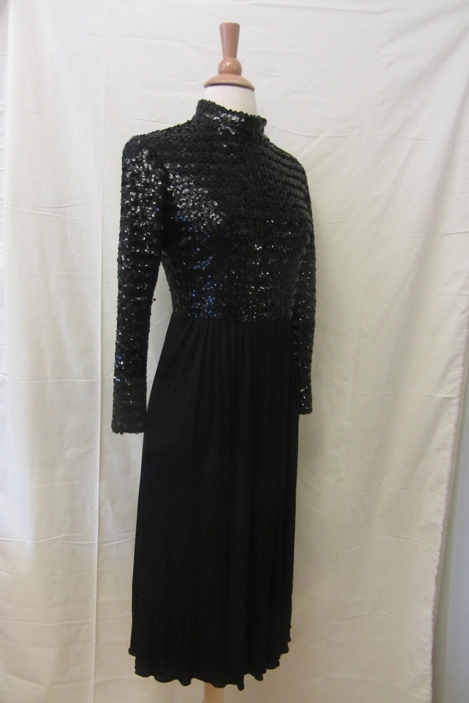 1960s Saks Fifth Avenue Paillette Sequin Dress In Excellent Condition For Sale In Brooklyn, NY