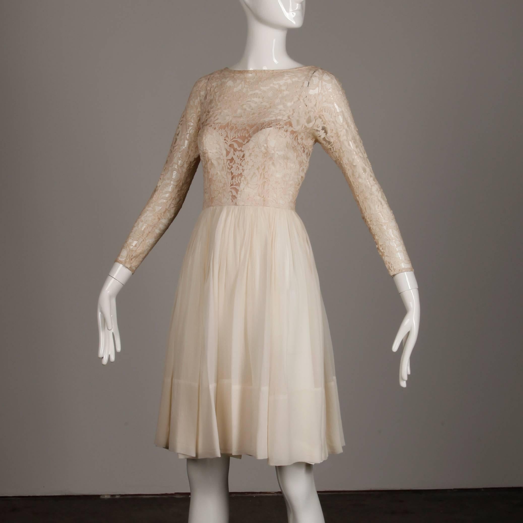1960er Sandra Sage Vintage Nude-Illusion Chiffon- Kleid, Creme, Spitze + Seide  (Beige) im Angebot