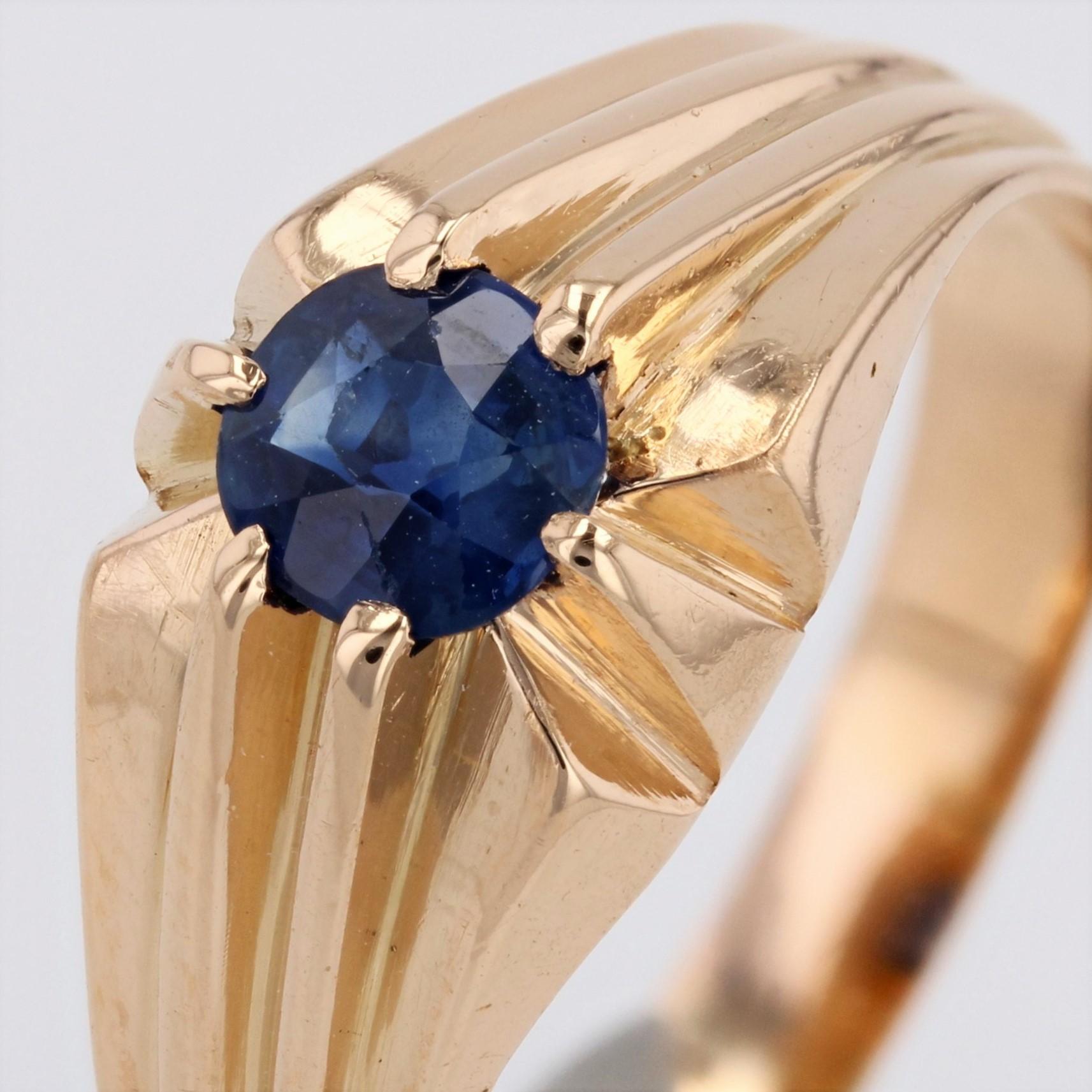 1960s Sapphire 18 Karat Yellow Gold Bangle Ring For Sale 1