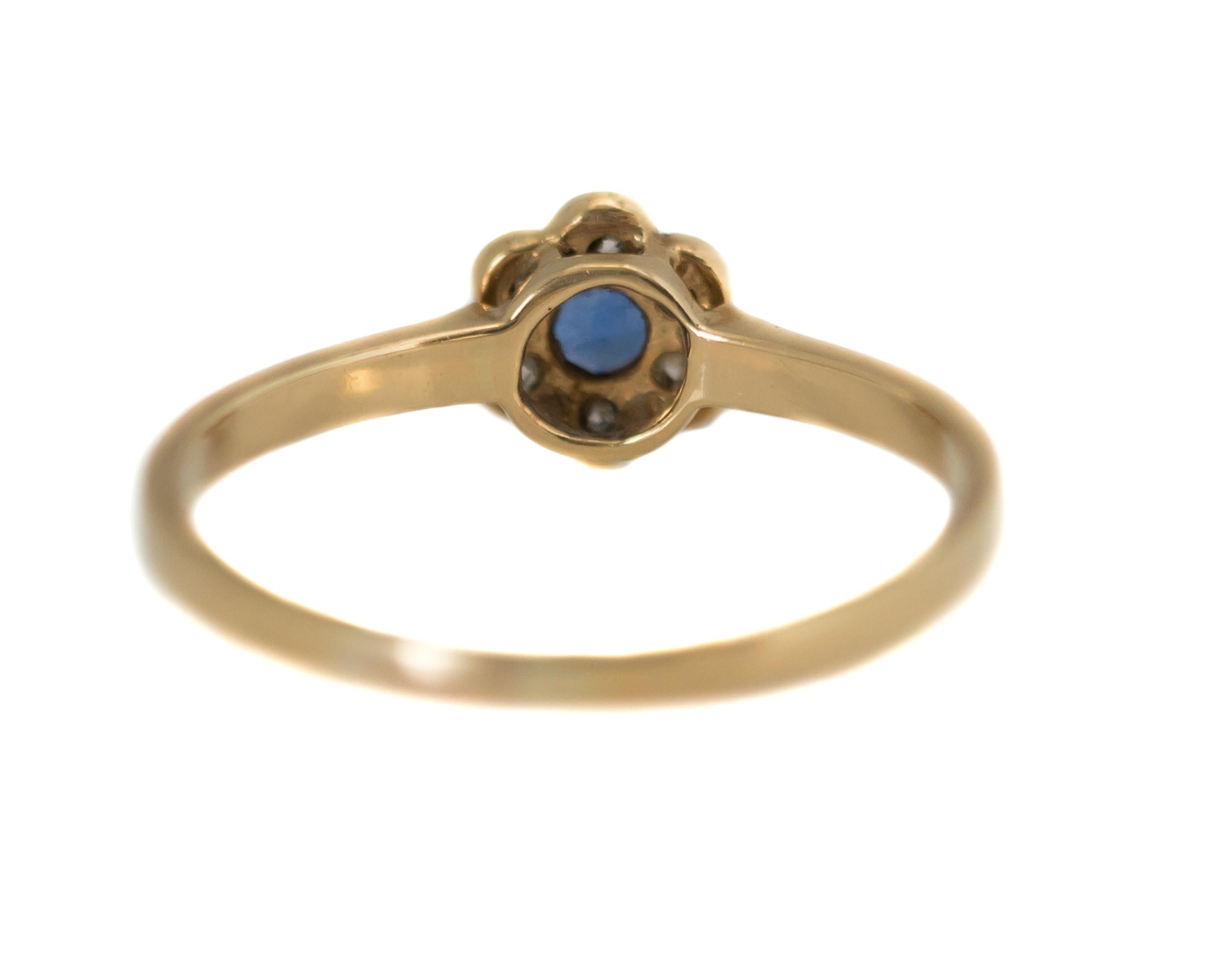 Round Cut 1960s Sapphire, Diamond and 18 Karat Gold Two-Tone Floral Ring For Sale