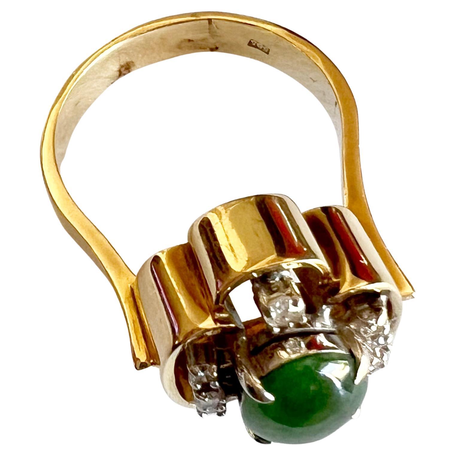 1960er Jahre Skandinavischer 14k Gold Diamant Jade Verlobung Hochzeit Cocktail Ring (Cabochon) im Angebot