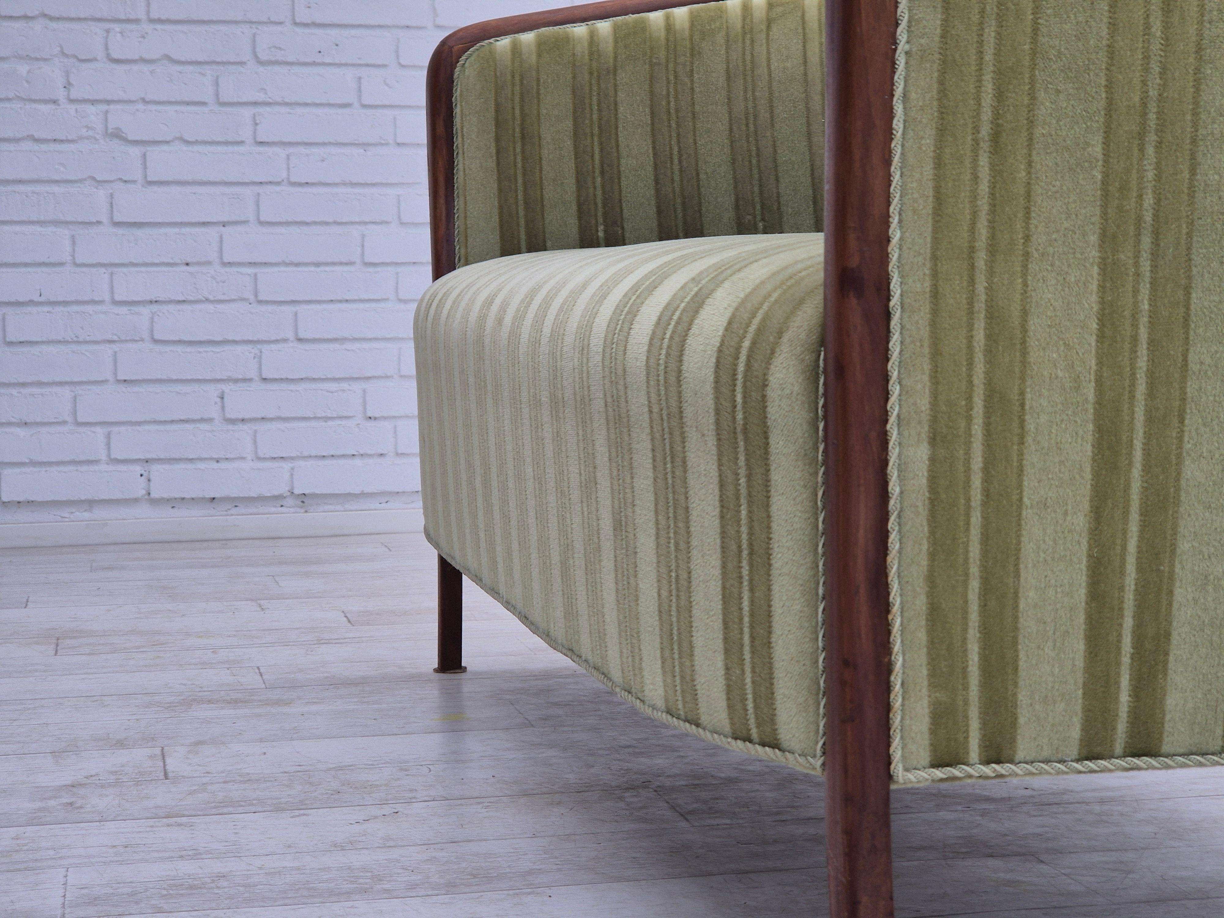 1960s, Scandinavian 2 seater sofa, original condition, velour, teak wood. For Sale 7