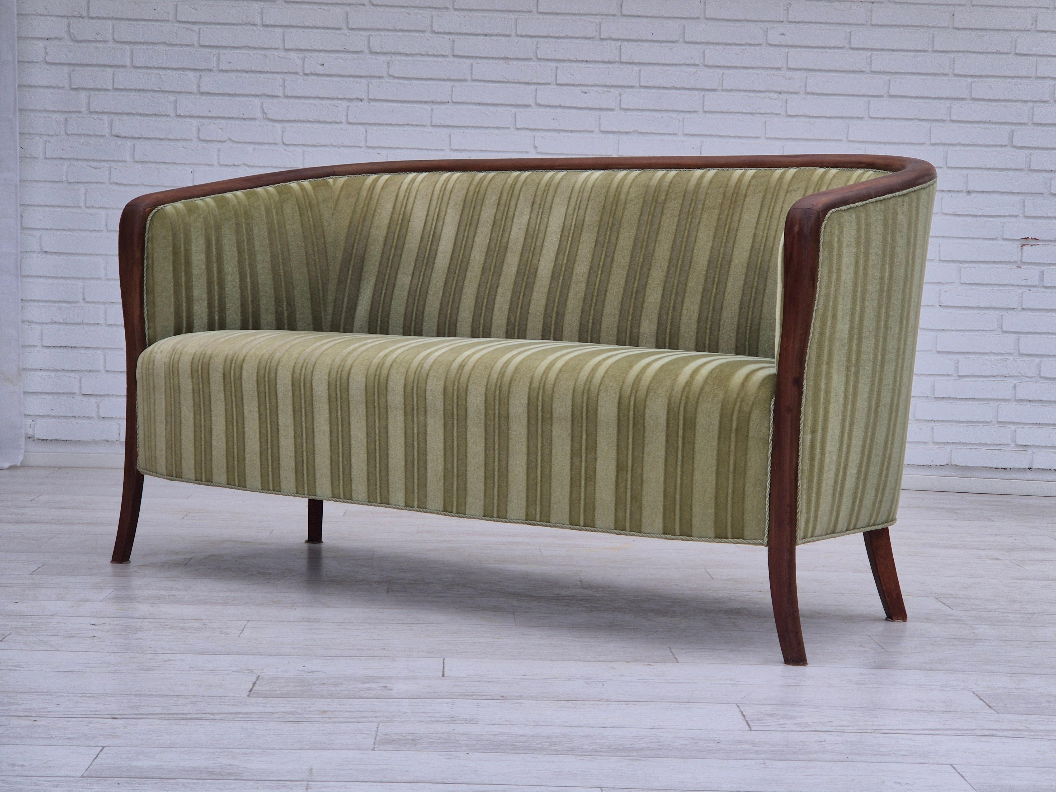 1960s, Scandinavian 2 seater sofa, original condition, velour, teak wood. For Sale 8