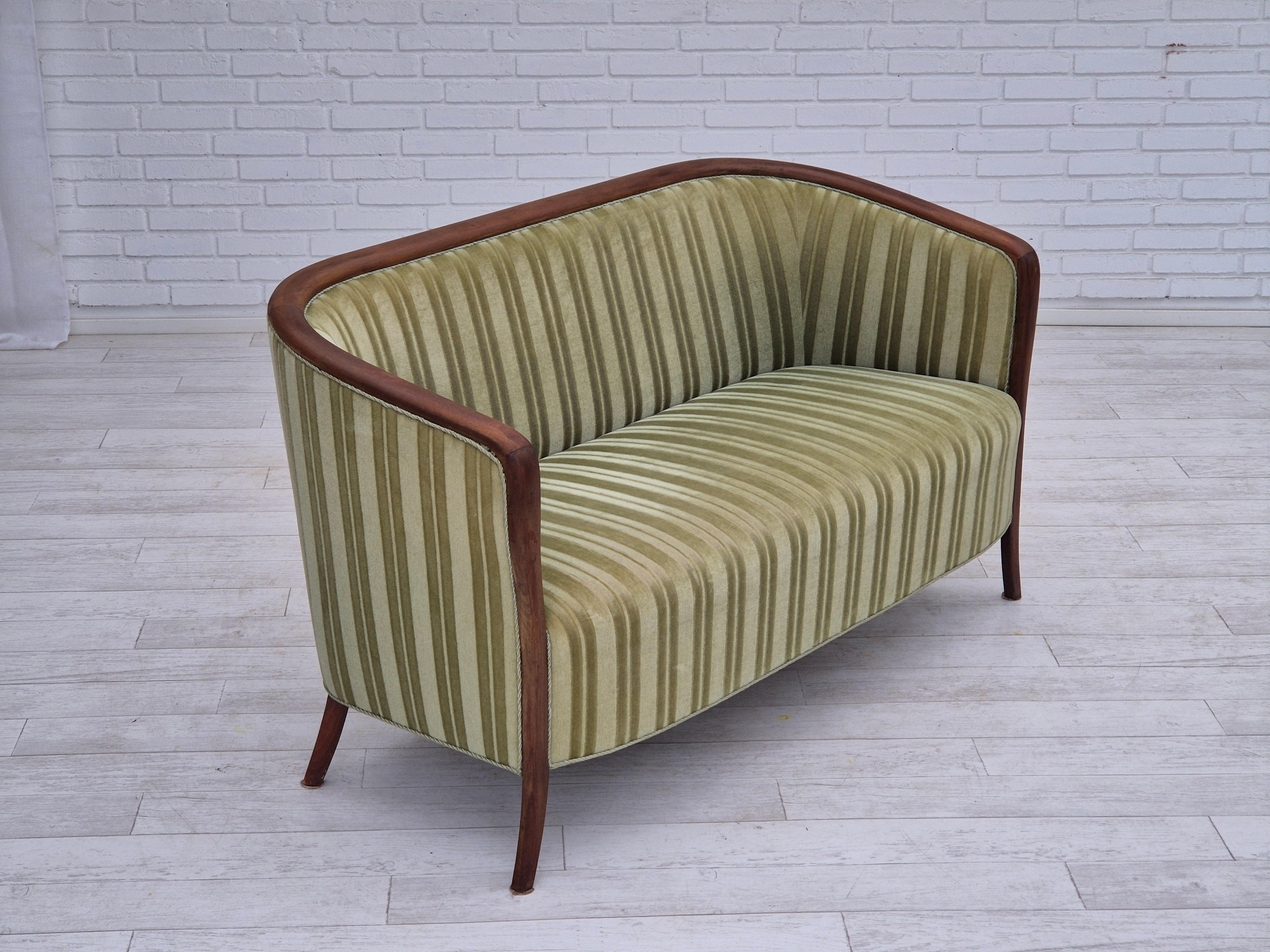 1960s, Scandinavian 2 seater sofa, original condition, velour, teak wood. For Sale 9