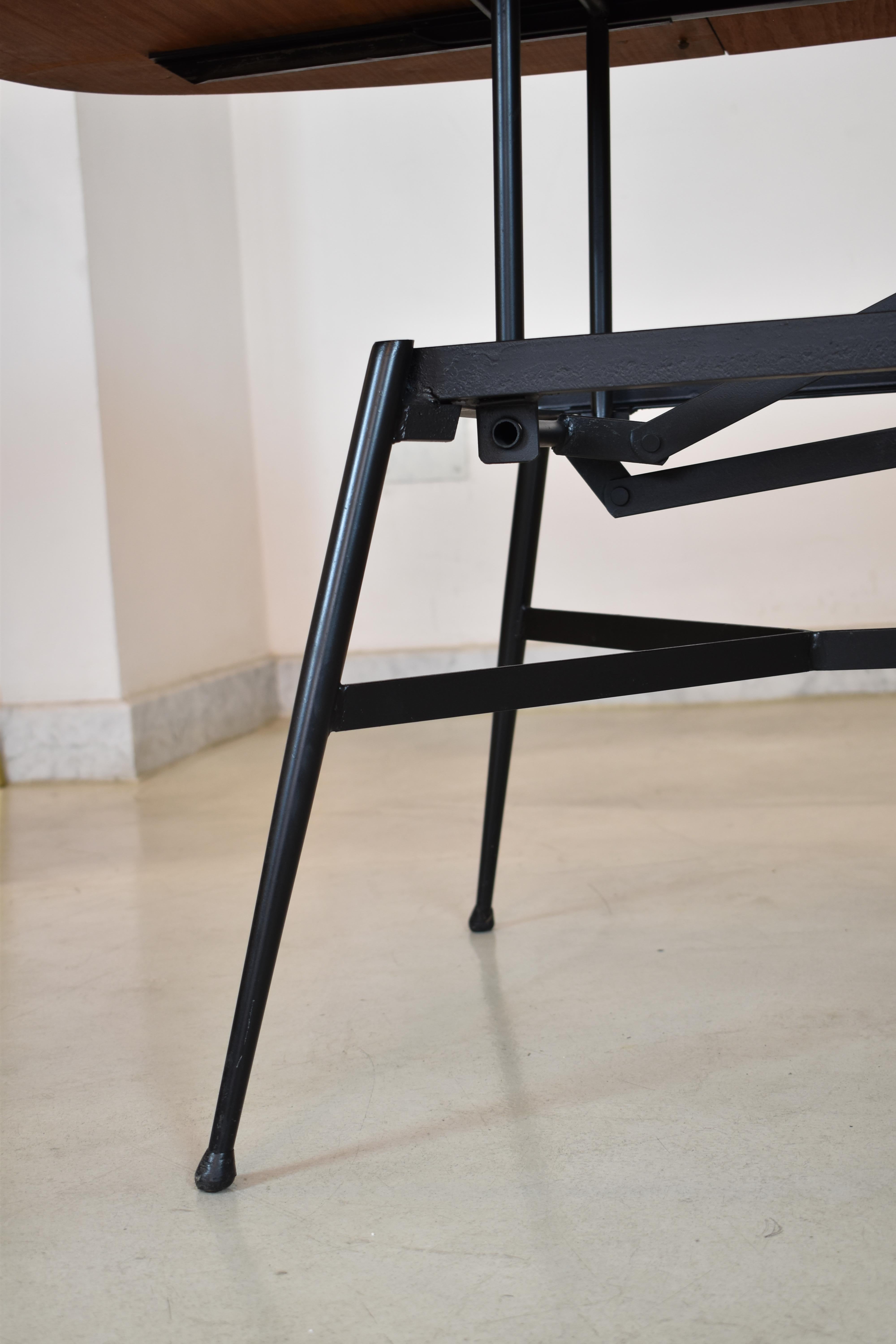 Table basse/de salle à manger scandinave réglable des années 1960 en vente 3
