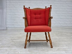 1960s, fauteuil scandinave. Laine d'ameublement rouge, bois de hêtre.