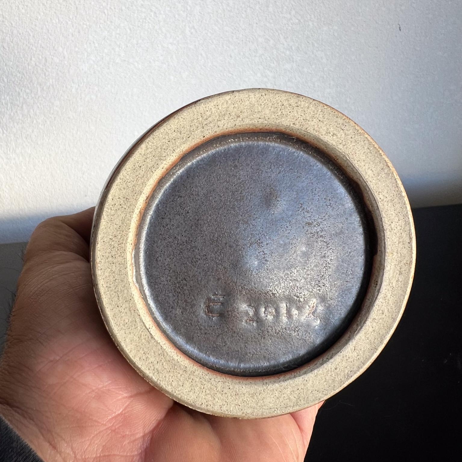 Vaso in ceramica d'arte scandinava del 1960, marrone in vendita 2
