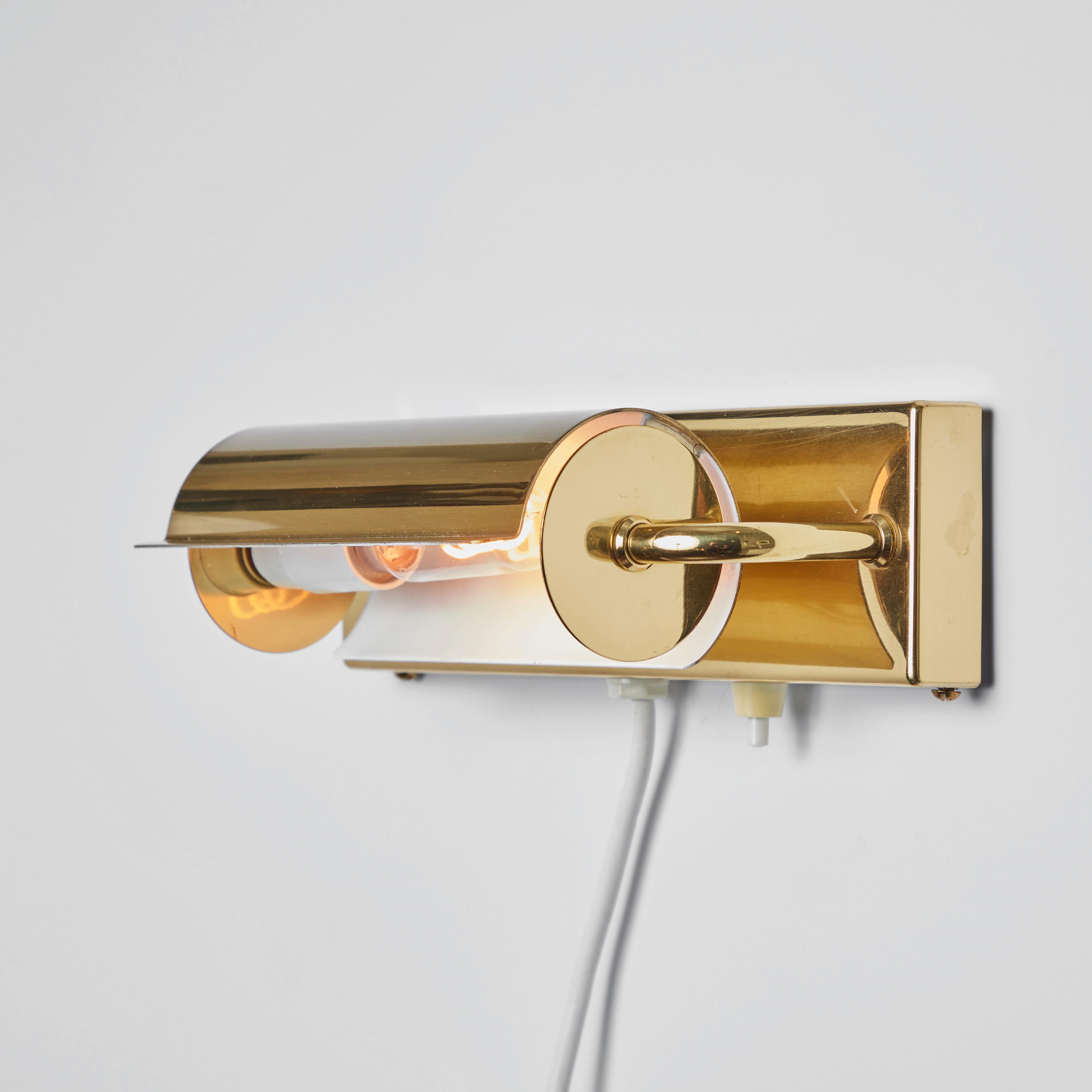 1960s Scandinavian Brass Rotating Wall Lamp in the Style of Charlotte Perriand For Sale 2