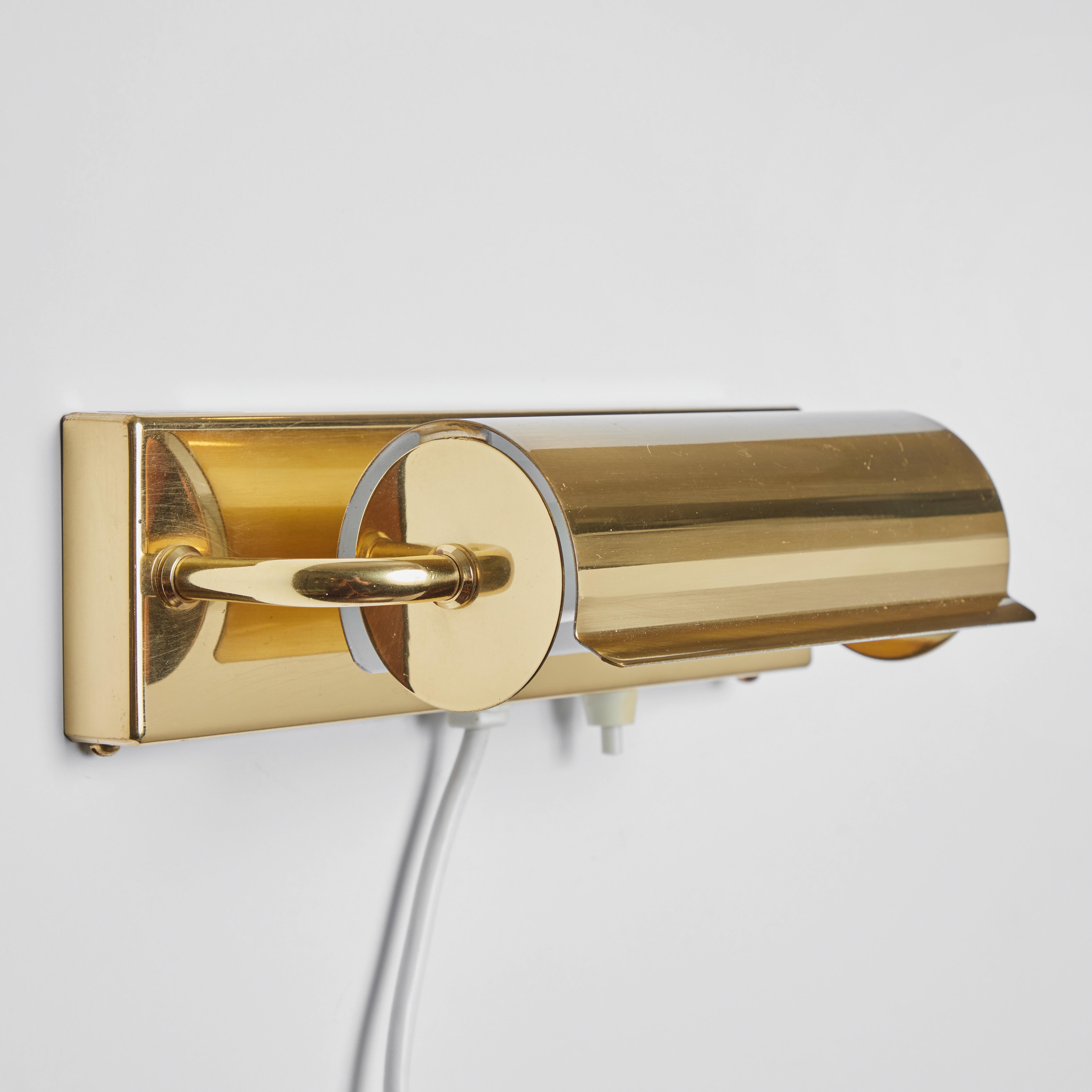 1960s Scandinavian Brass Rotating Wall Lamp in the Style of Charlotte Perriand For Sale 4