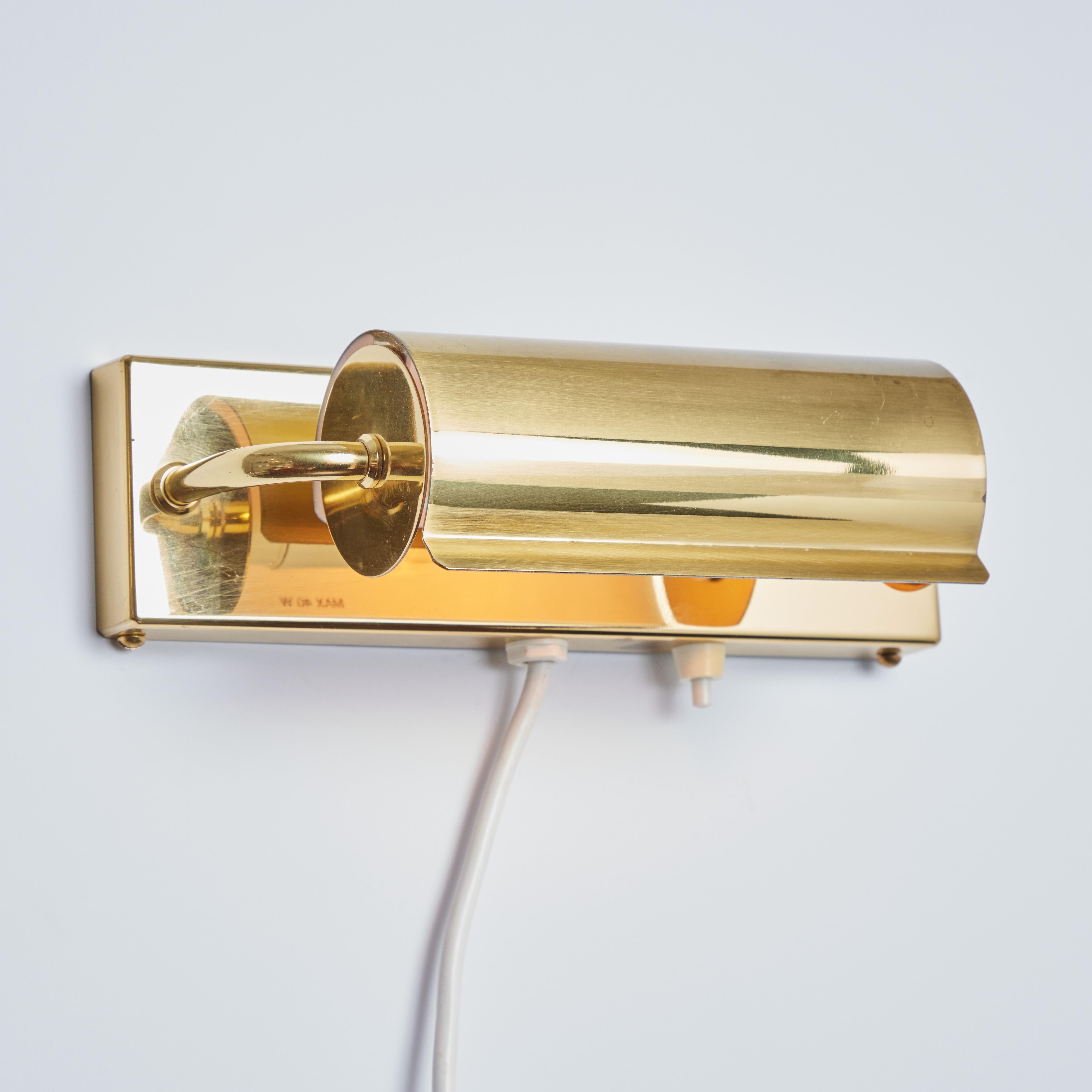1960s Scandinavian Brass Rotating Wall Lamp in the Style of Charlotte Perriand For Sale 5