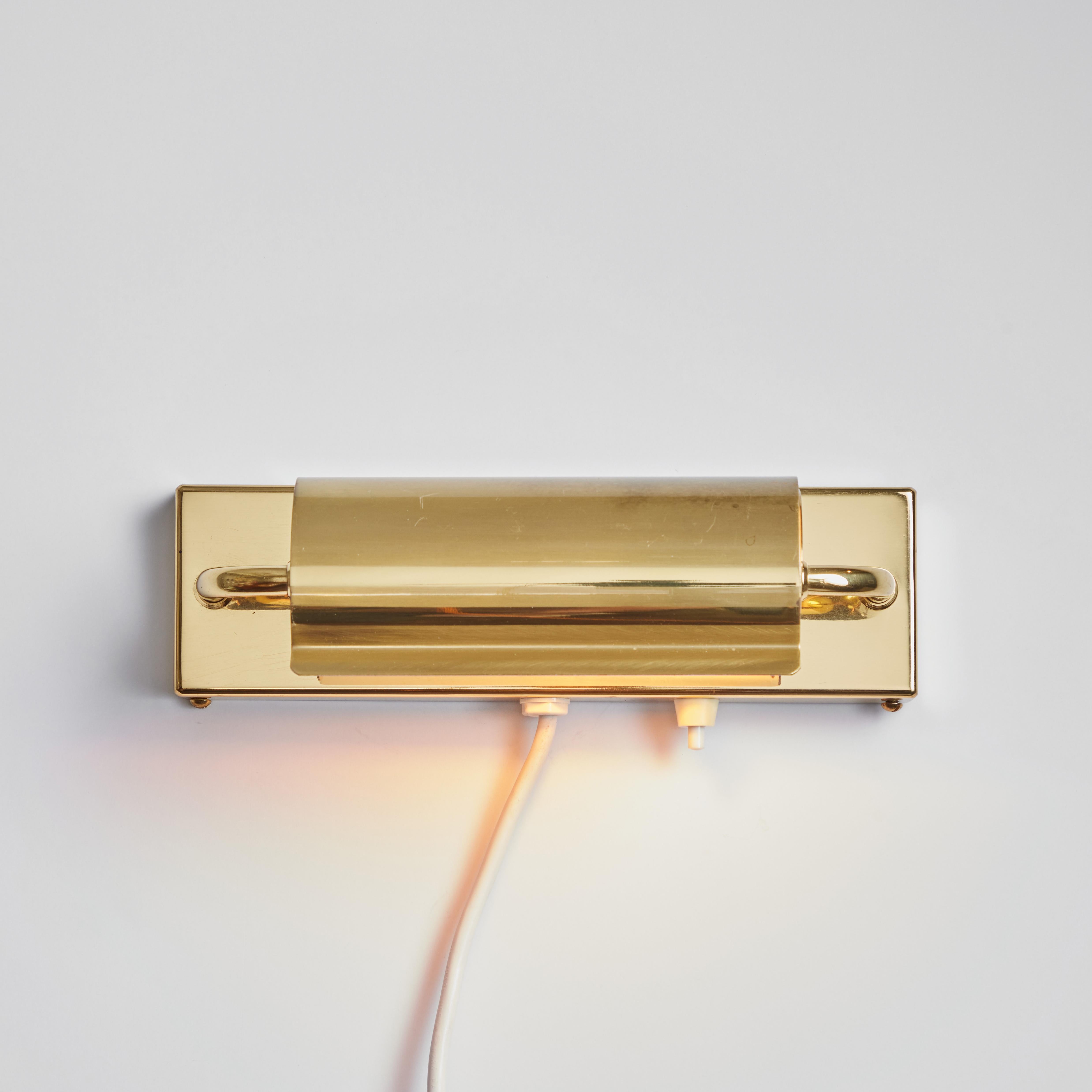 1960s Scandinavian Brass Rotating Wall Lamp in the Style of Charlotte Perriand In Good Condition For Sale In Glendale, CA