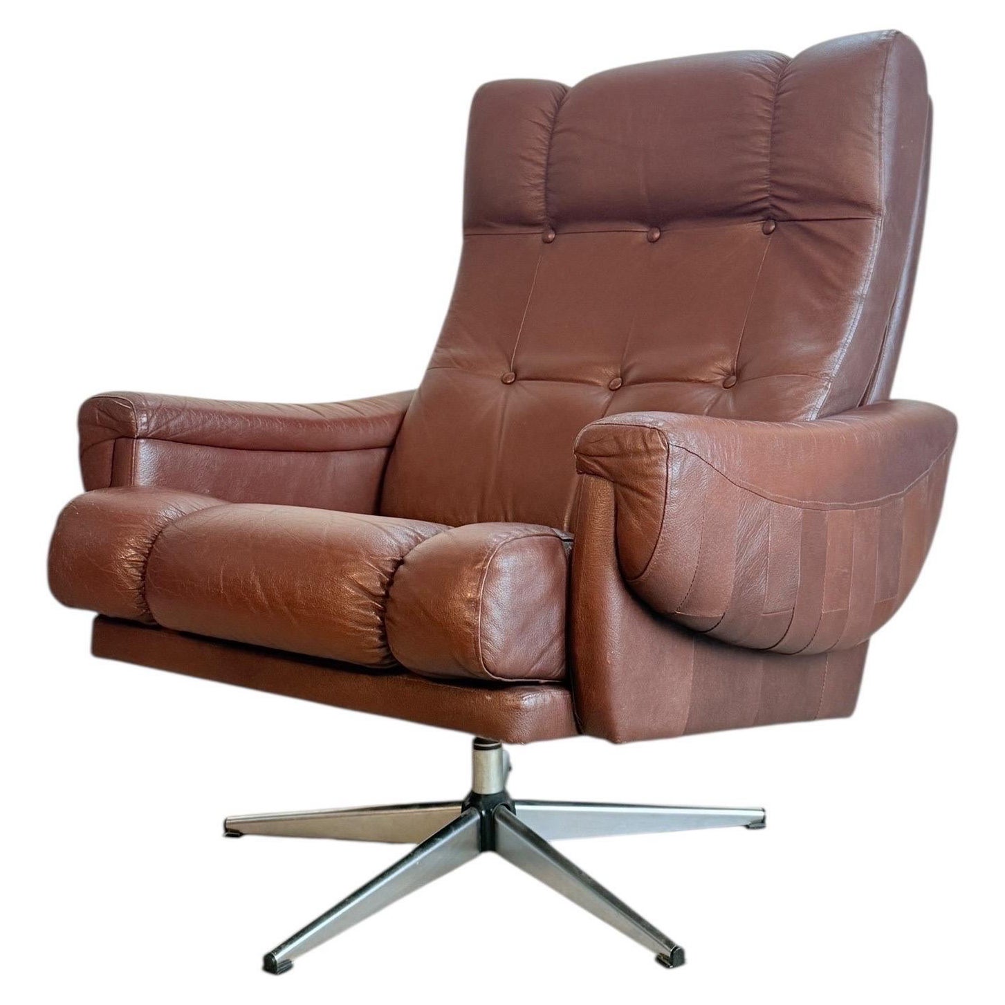 Chaise longue scandinave en cuir brun des années 1960 en vente