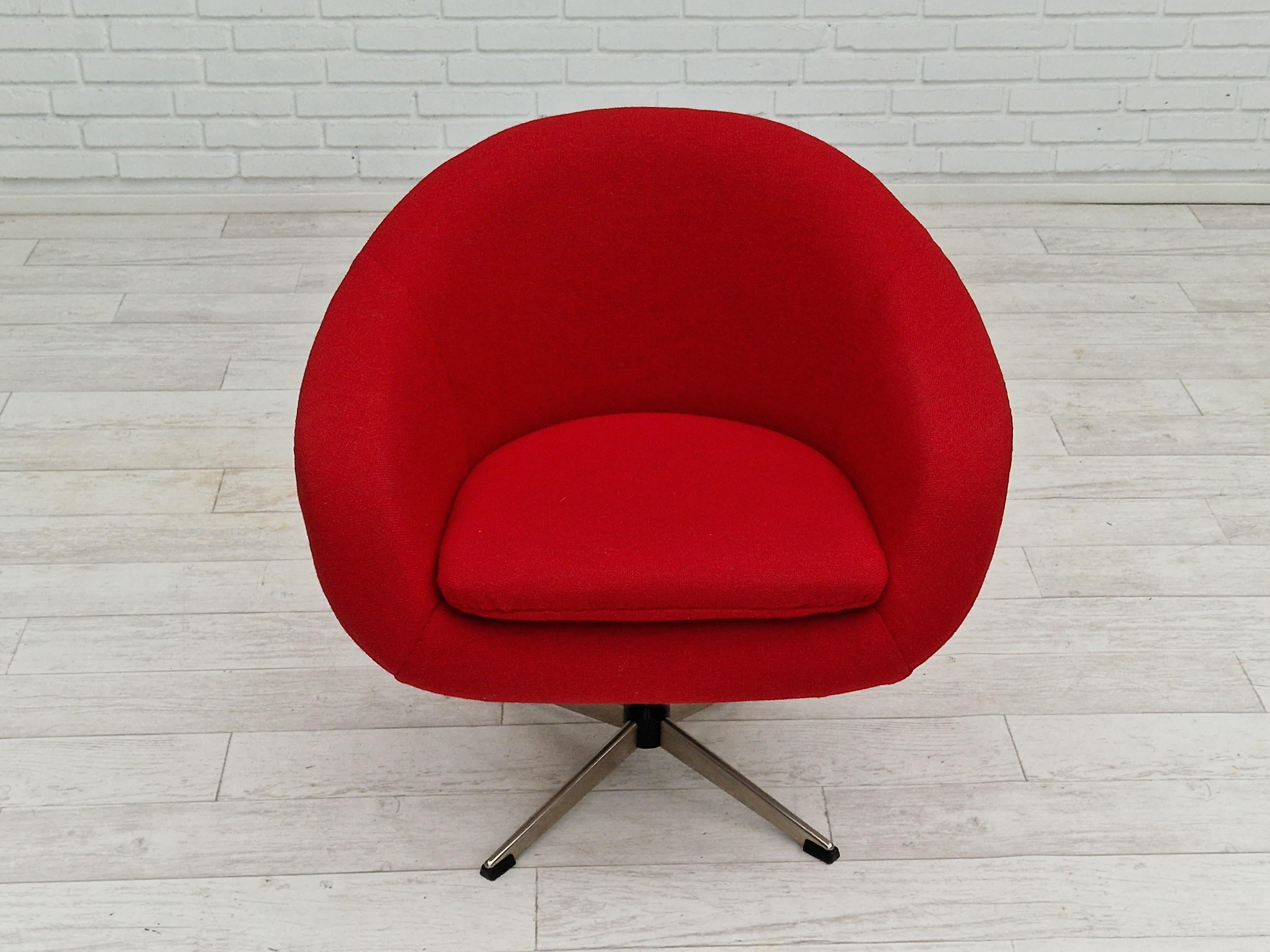 1960s, Scandinavian Design by Karl Eric Klote, Swivel Lounge Chair, Wool For Sale 4