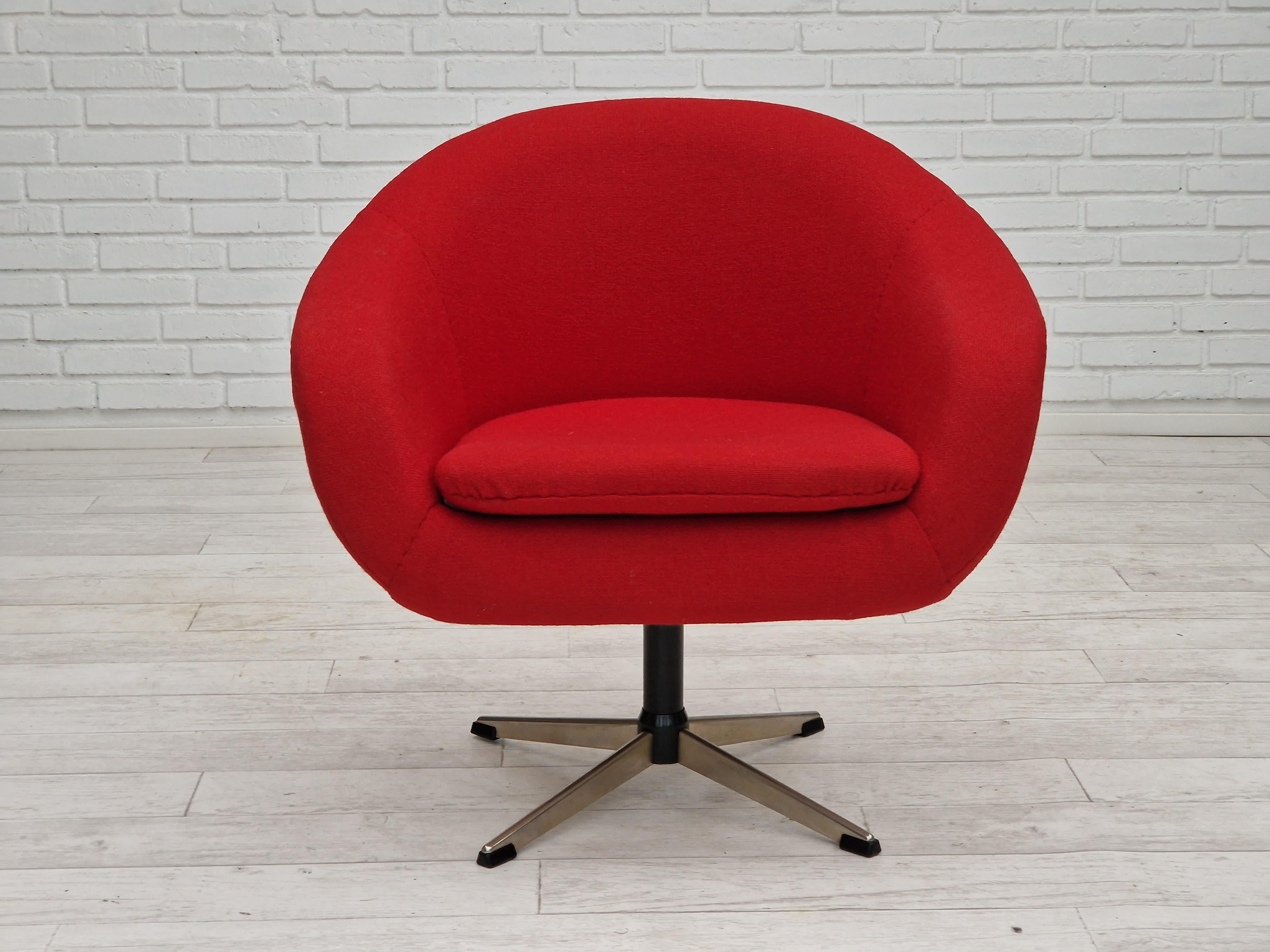 Scandinavian Modern 1960s, Scandinavian Design by Karl Eric Klote, Swivel Lounge Chair, Wool For Sale