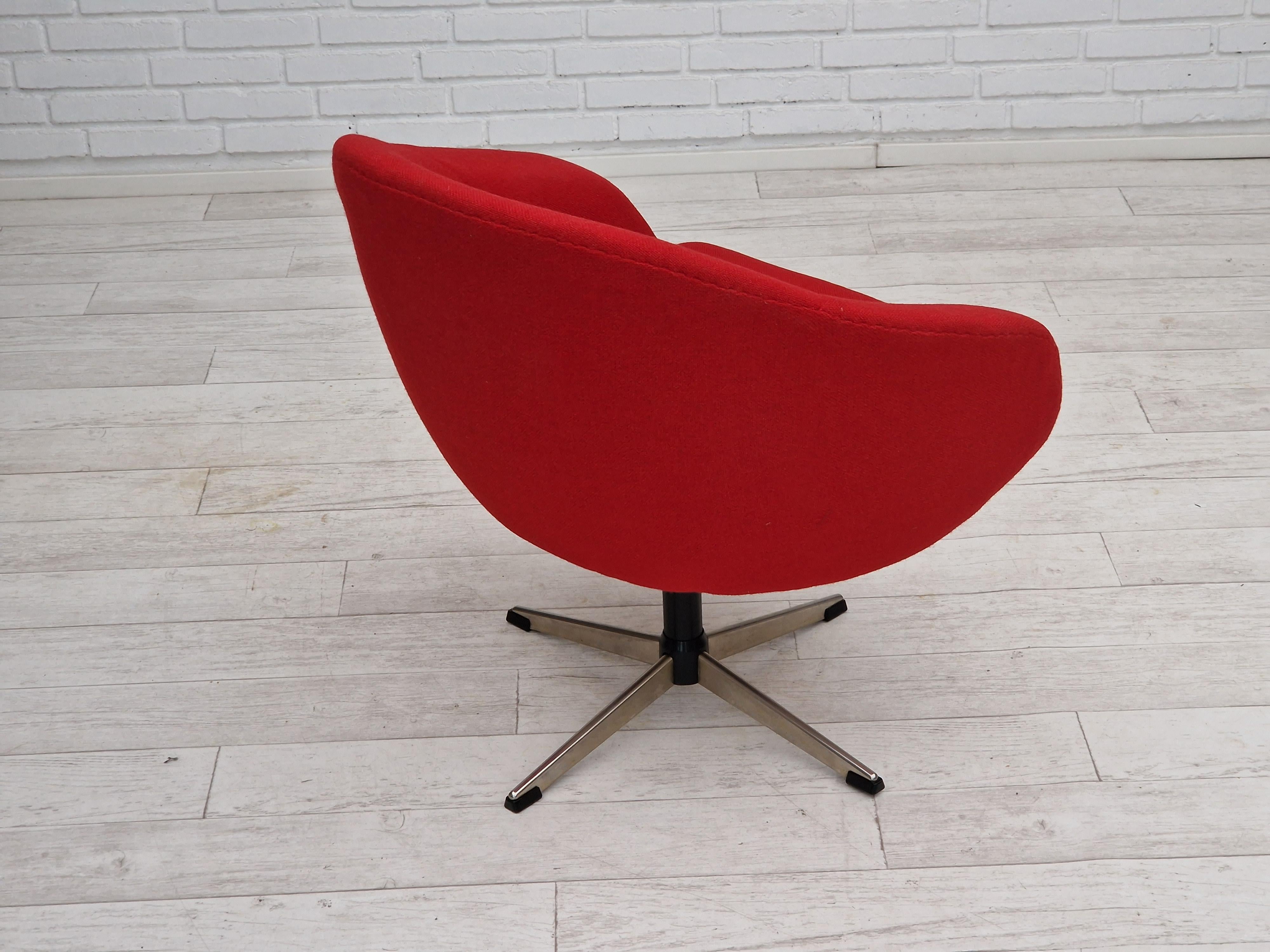 1960s, Scandinavian Design by Karl Eric Klote, Swivel Lounge Chair, Wool In Good Condition For Sale In Tarm, 82