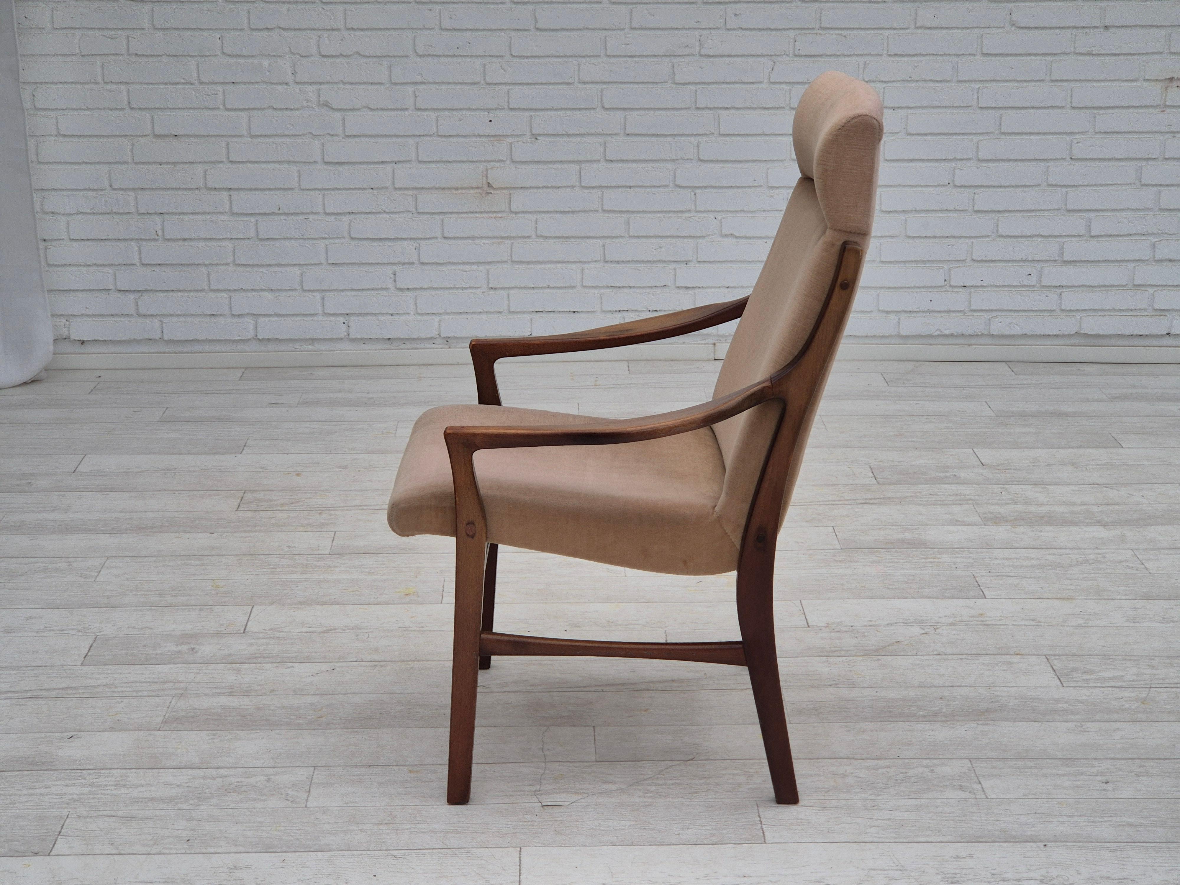 Fauteuil à dossier haut, design scandinave, état d'origine, années 1960 en vente 10
