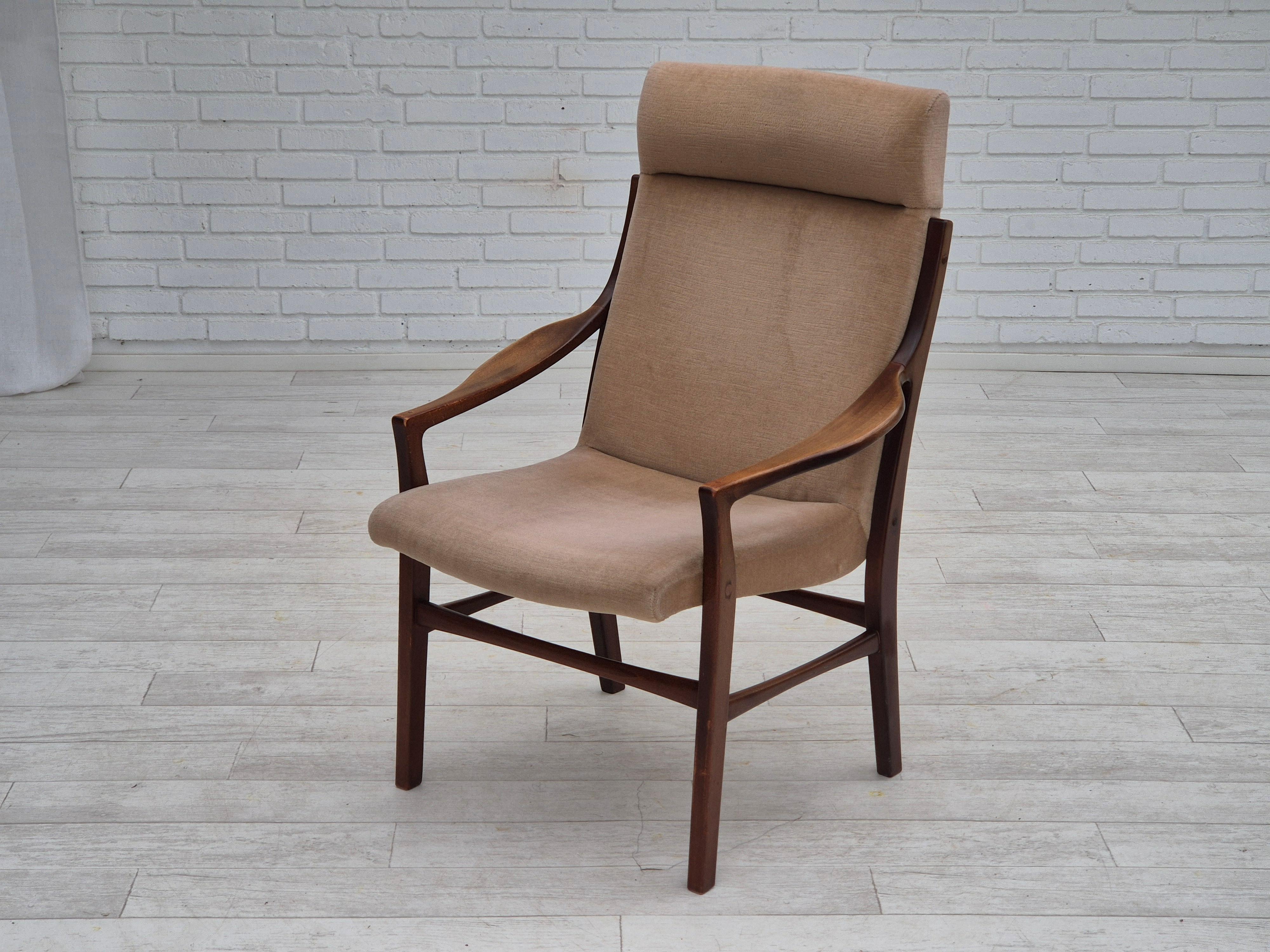Fauteuil à dossier haut, design scandinave, état d'origine, années 1960 en vente 11