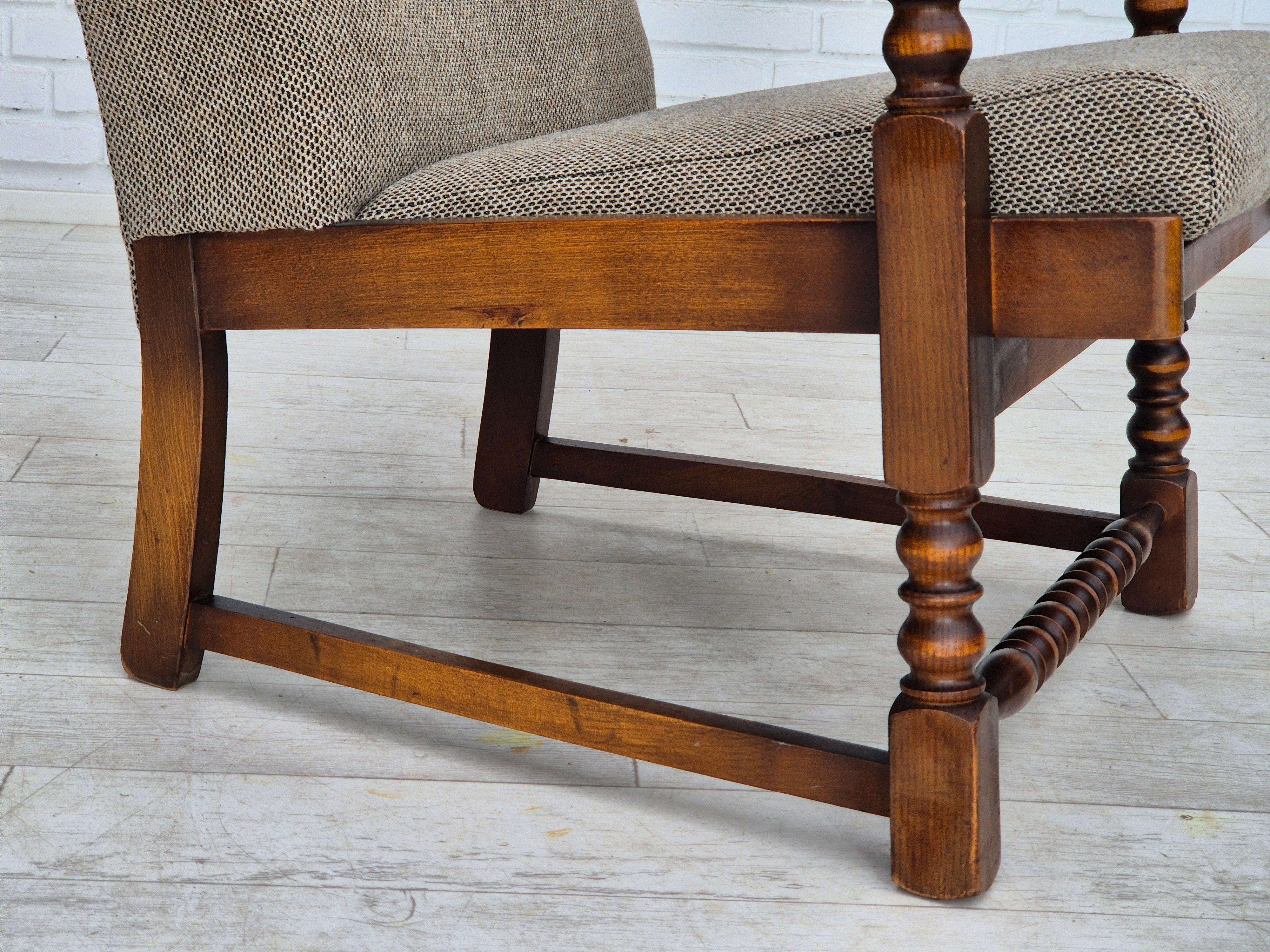 1960er Jahre, skandinavisches Design, Sessel neu gepolstert, Wollstoff, Eichenholz. im Zustand „Gut“ im Angebot in Tarm, 82