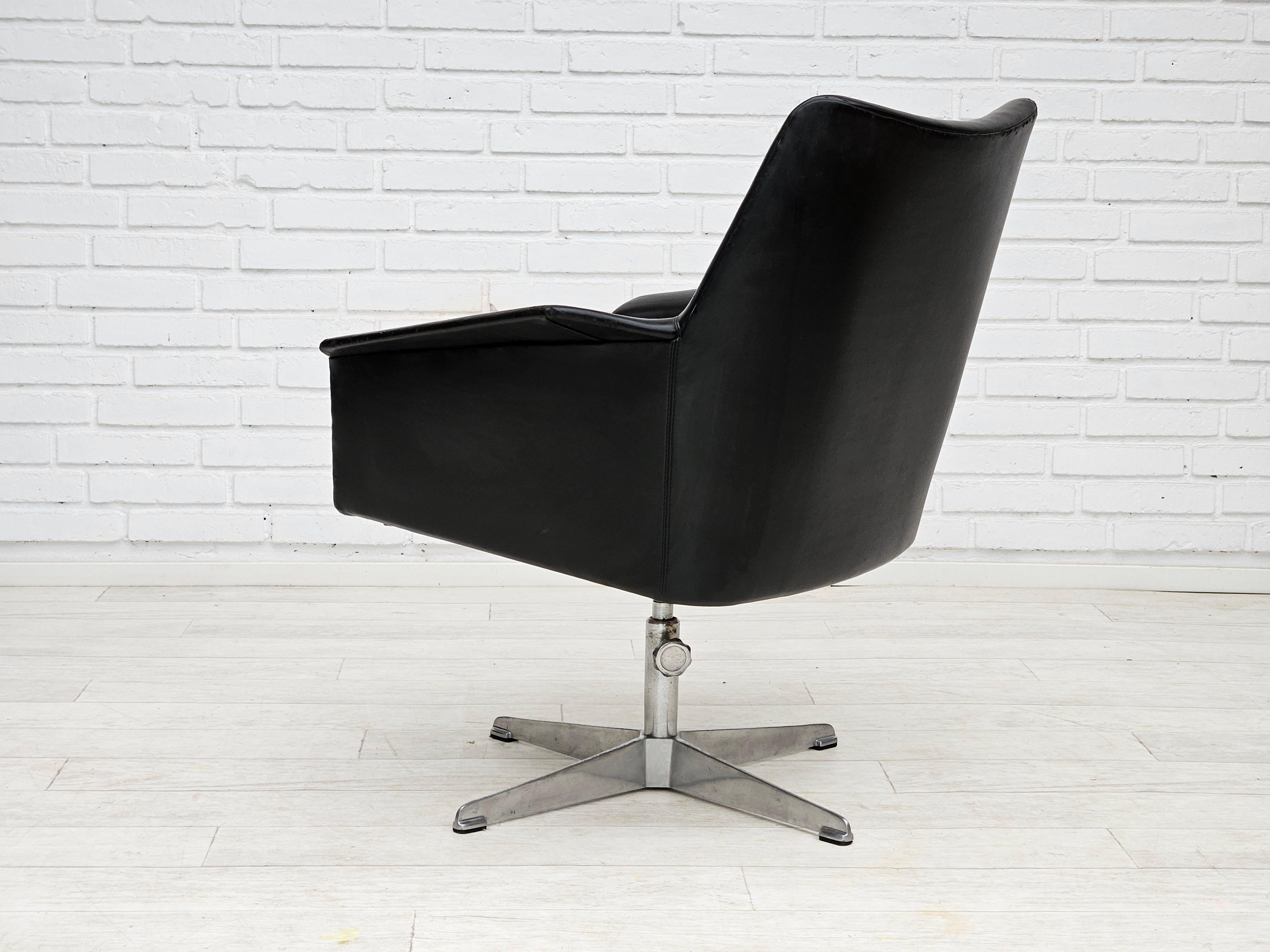 1960s, scandinavian design, swivel chair, original condition, artificial leather For Sale 3