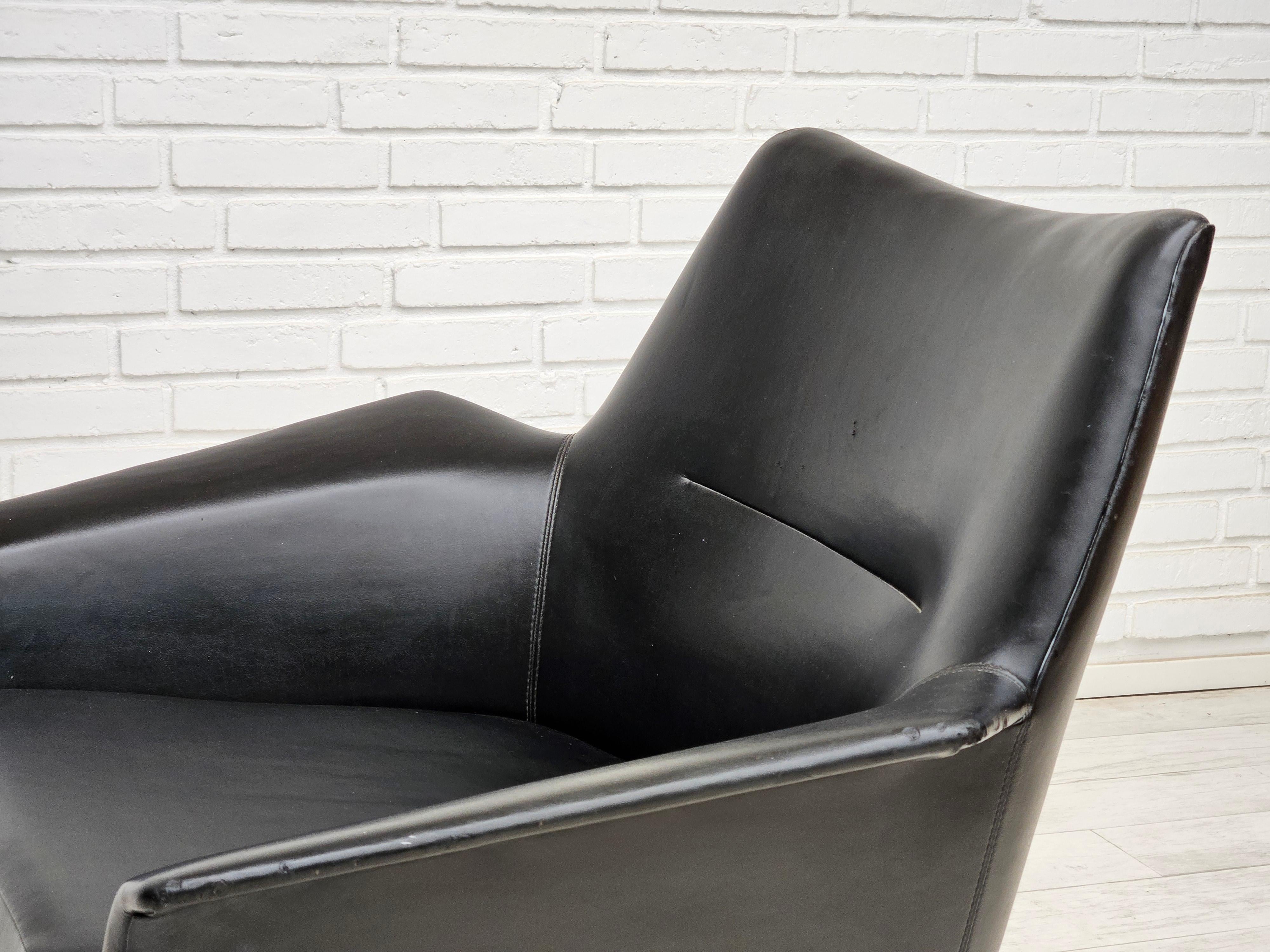 1960s, scandinavian design, swivel chair, original condition, artificial leather For Sale 4