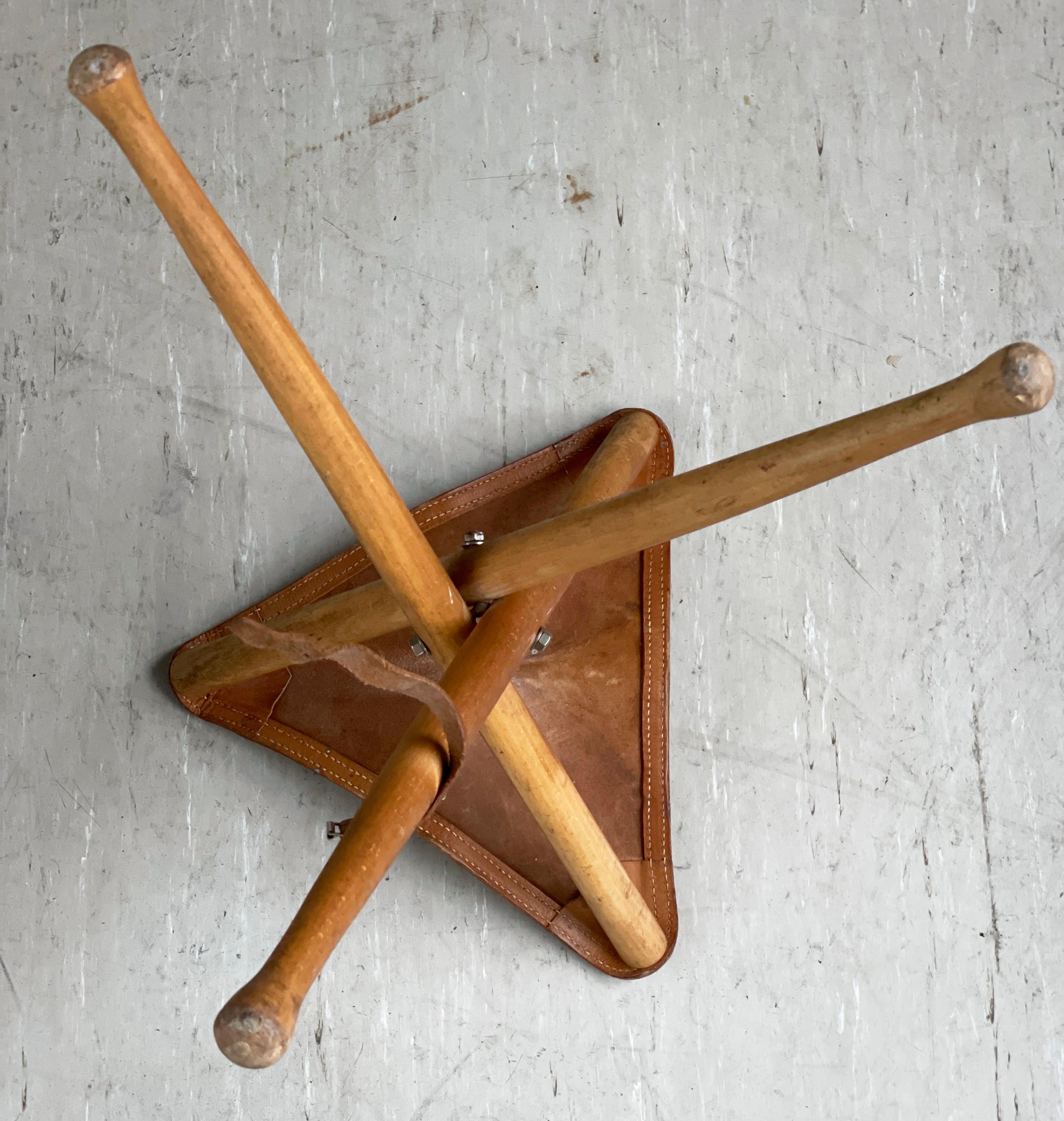 1960er Jahre Skandinavischer Safari-Hocker im Angebot 9